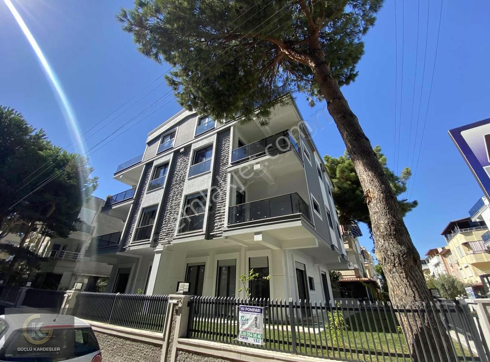 Güçlü Kardeşler Denize 50 Metre Bahçeli 2+1 Lüks Daire - Görsel 13