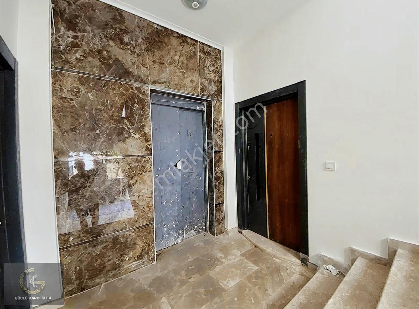 Güçlü Kardeşler Denize 50 Metre Bahçeli 2+1 Lüks Daire - Görsel 5