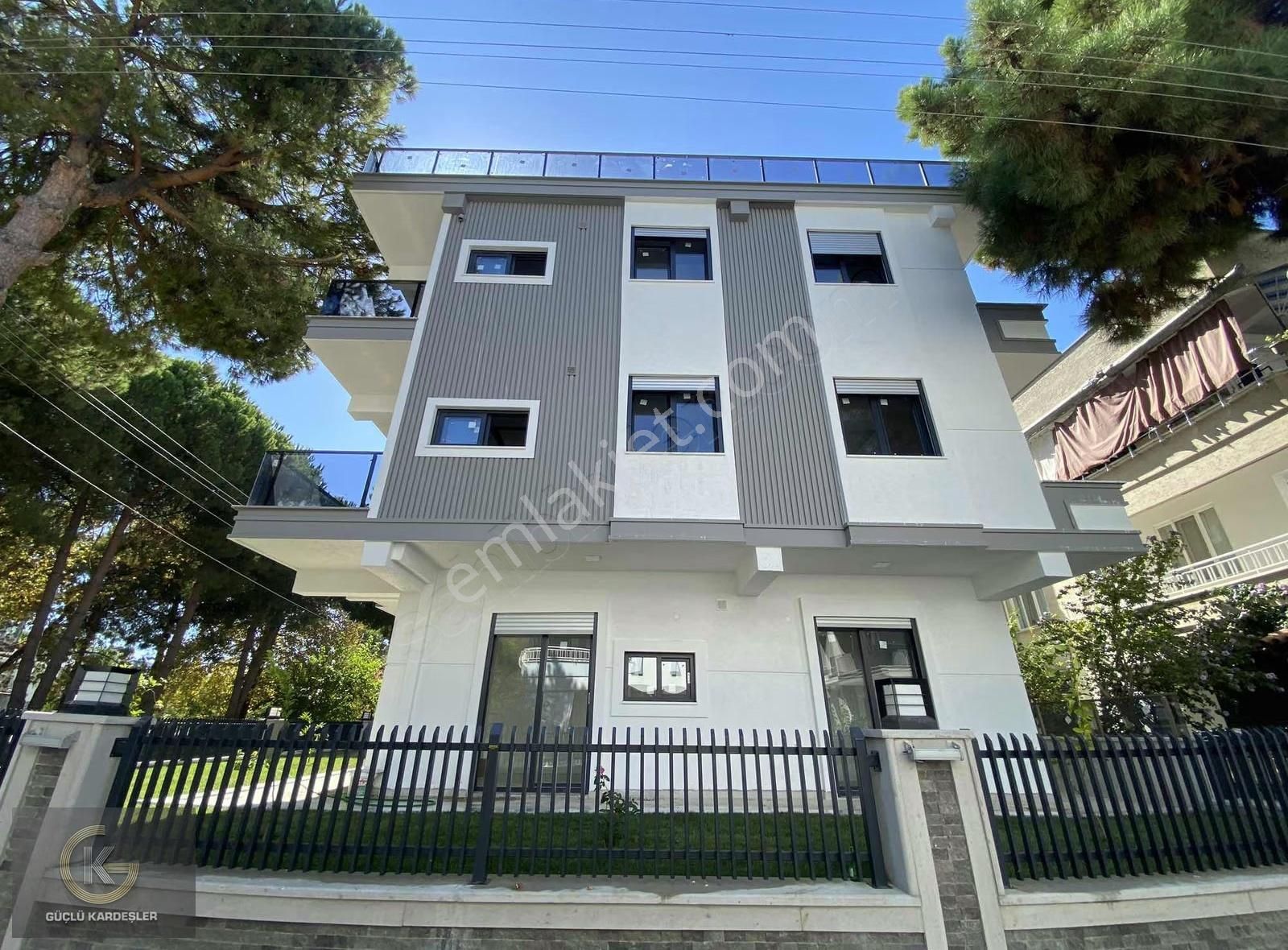 Güçlü Kardeşler Denize 50 Metre Bahçeli 2+1 Lüks Daire - Görsel 15