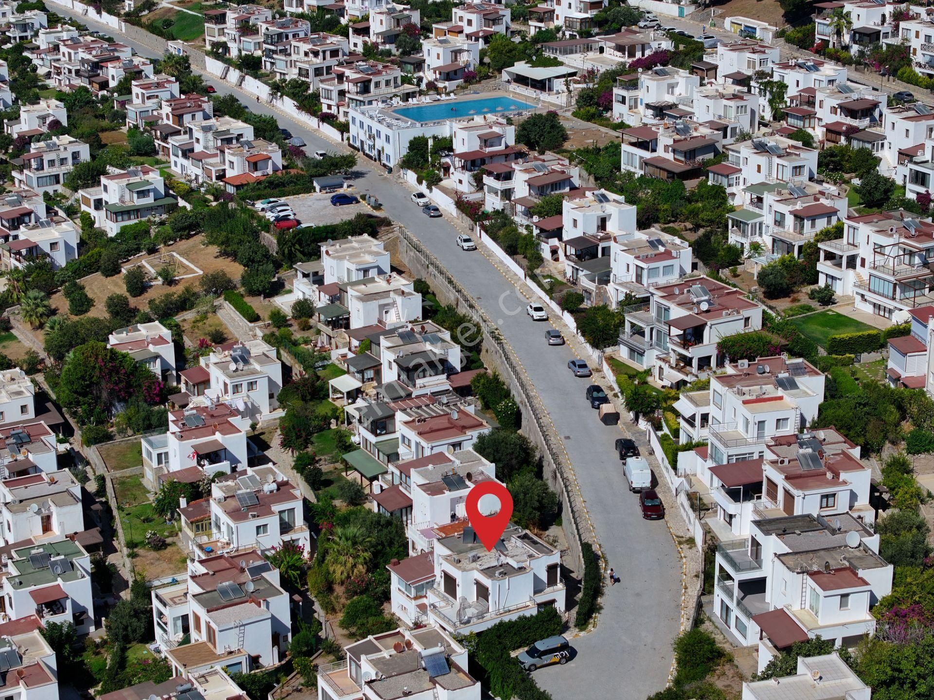 Akyarlar'da Site İçerisinde Deniz Manzaralı Satılık 3+1 - Görsel 8