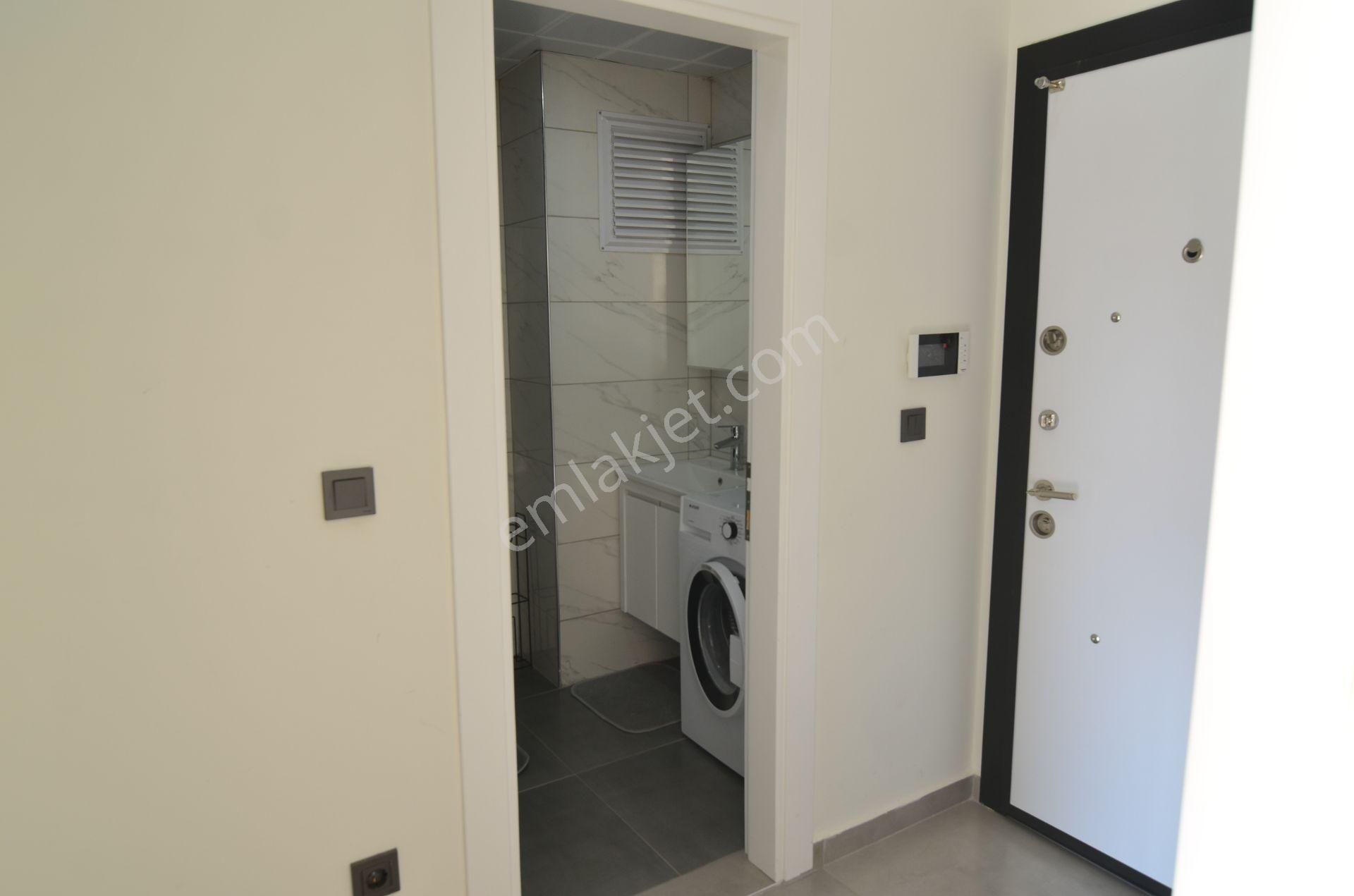Alanya Mahmutlarda Deniz Manzaralı 1+1 Satılık Daire - Görsel 12