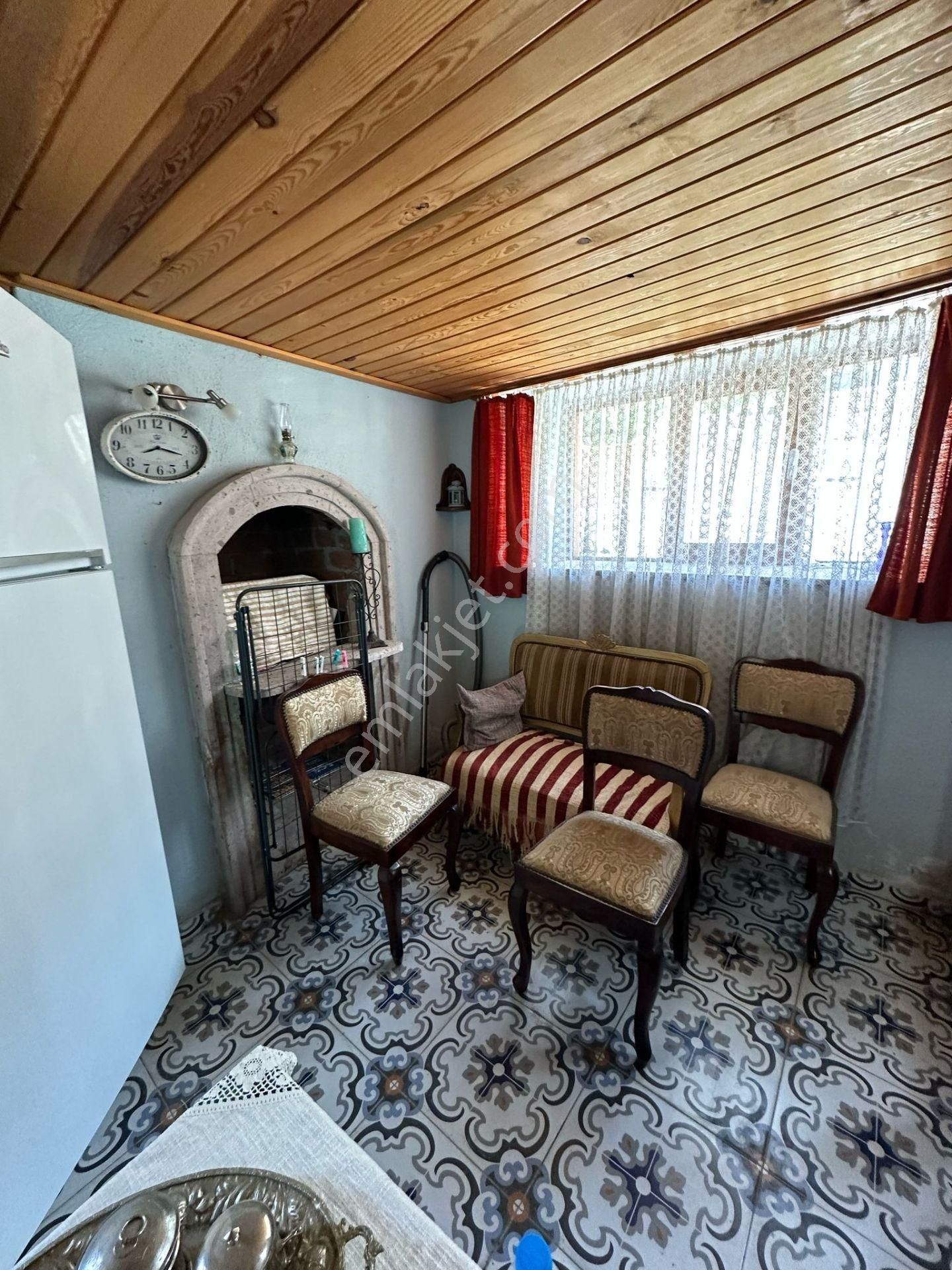 Premar Ayvada'dan Ayvalık Merkez'de Avlulu 2 Katlı 2+1 Kagir Ev - Görsel 4