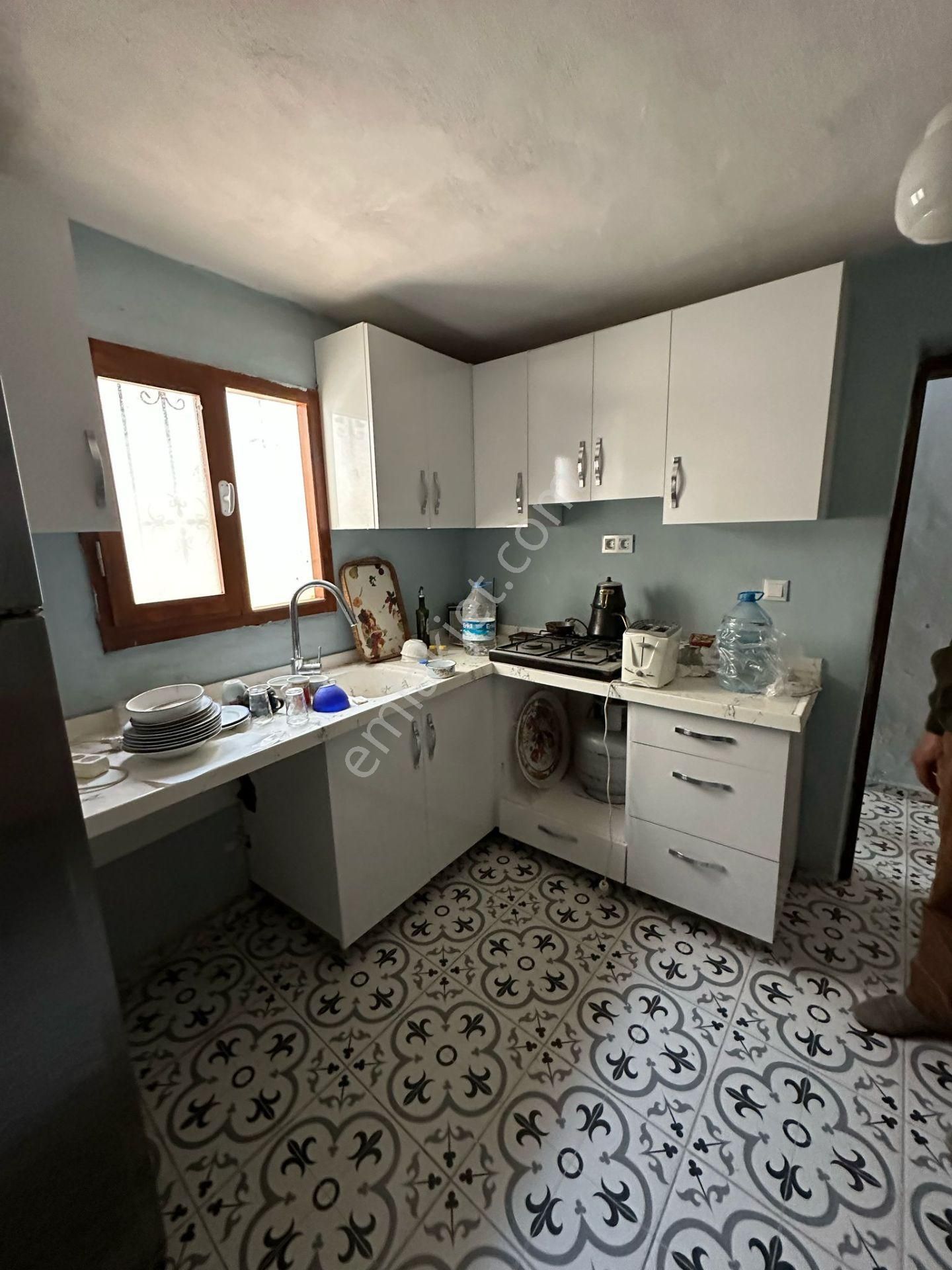 Premar Ayvada'dan Ayvalık Merkez'de Avlulu 2 Katlı 2+1 Kagir Ev - Görsel 6