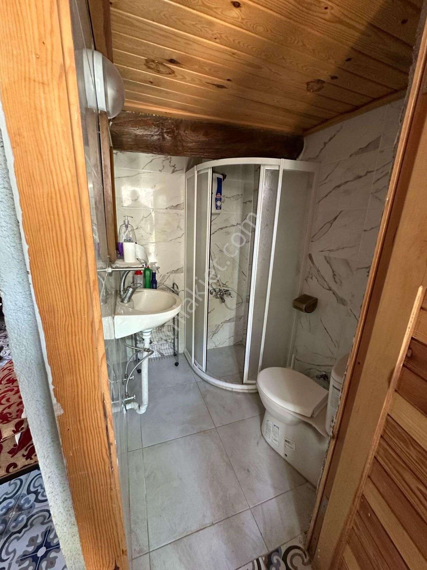 Premar Ayvada'dan Ayvalık Merkez'de Avlulu 2 Katlı 2+1 Kagir Ev - Görsel 12