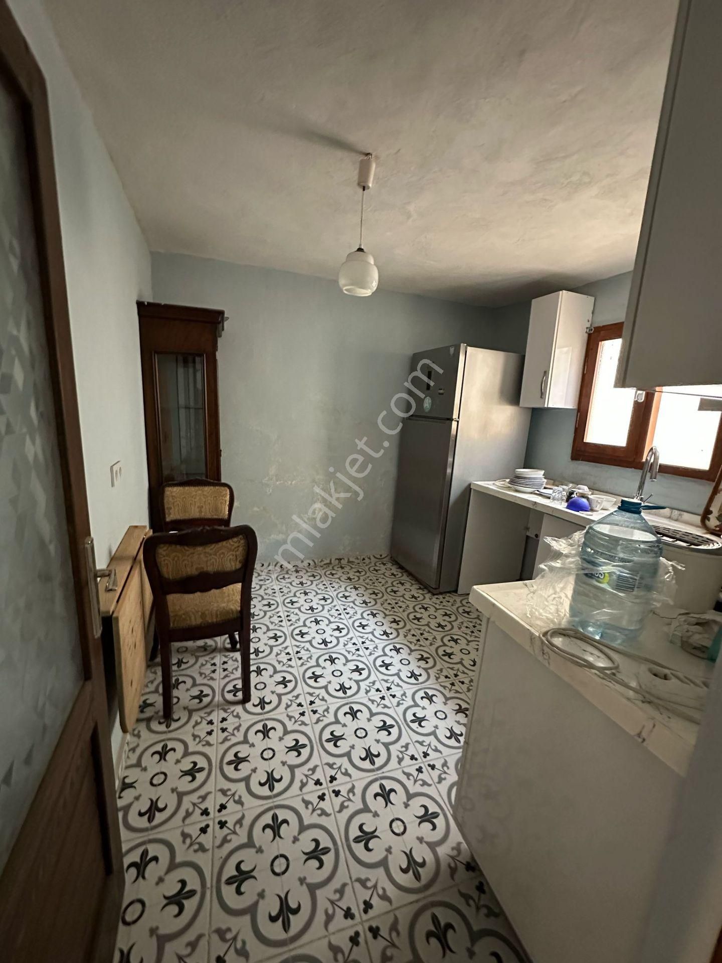 Premar Ayvada'dan Ayvalık Merkez'de Avlulu 2 Katlı 2+1 Kagir Ev - Görsel 11