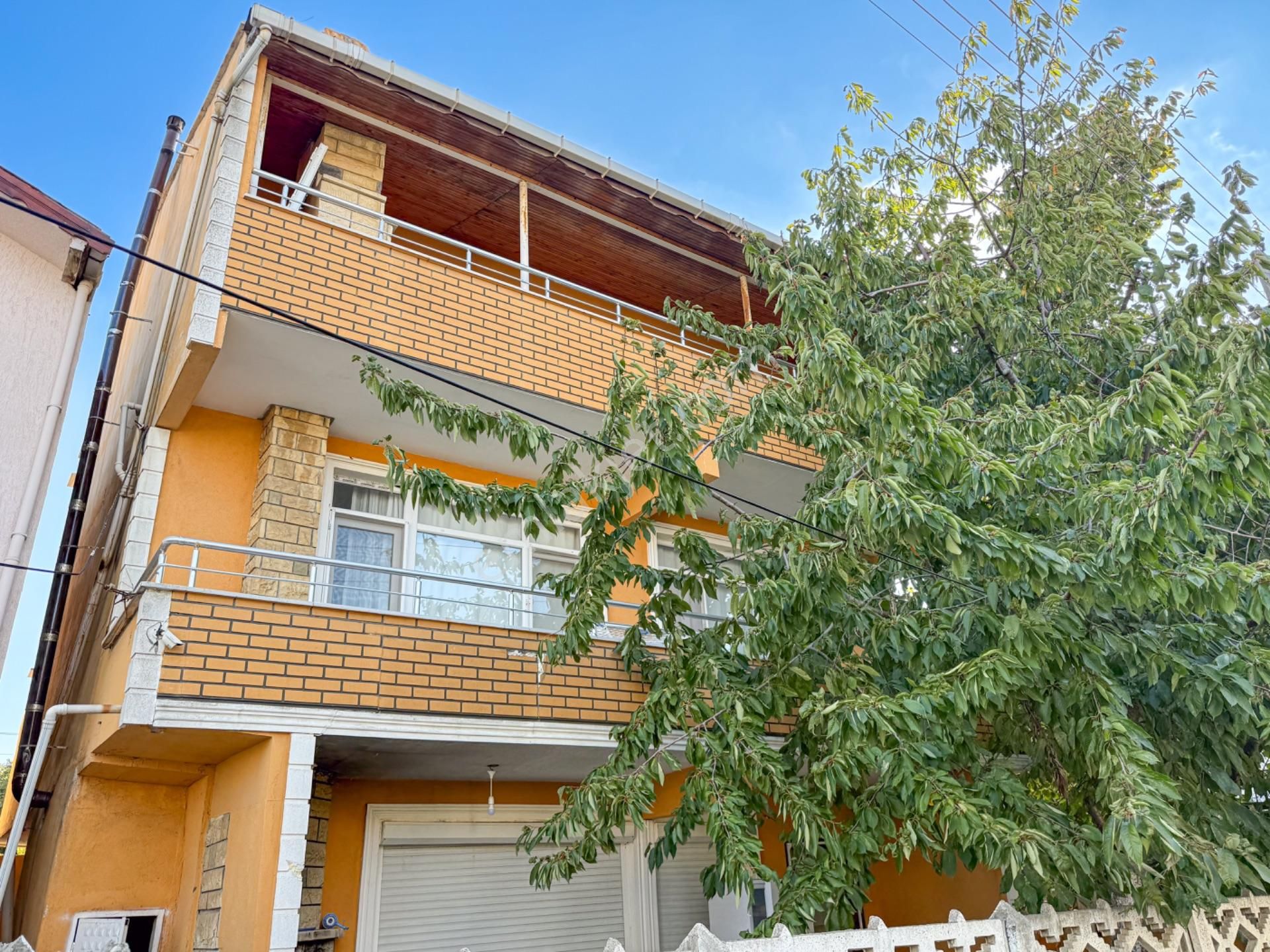 Kumbağ Caddenin Deniz Tarafında 5+1 Tripleks Saunalı Villa - Görsel 2