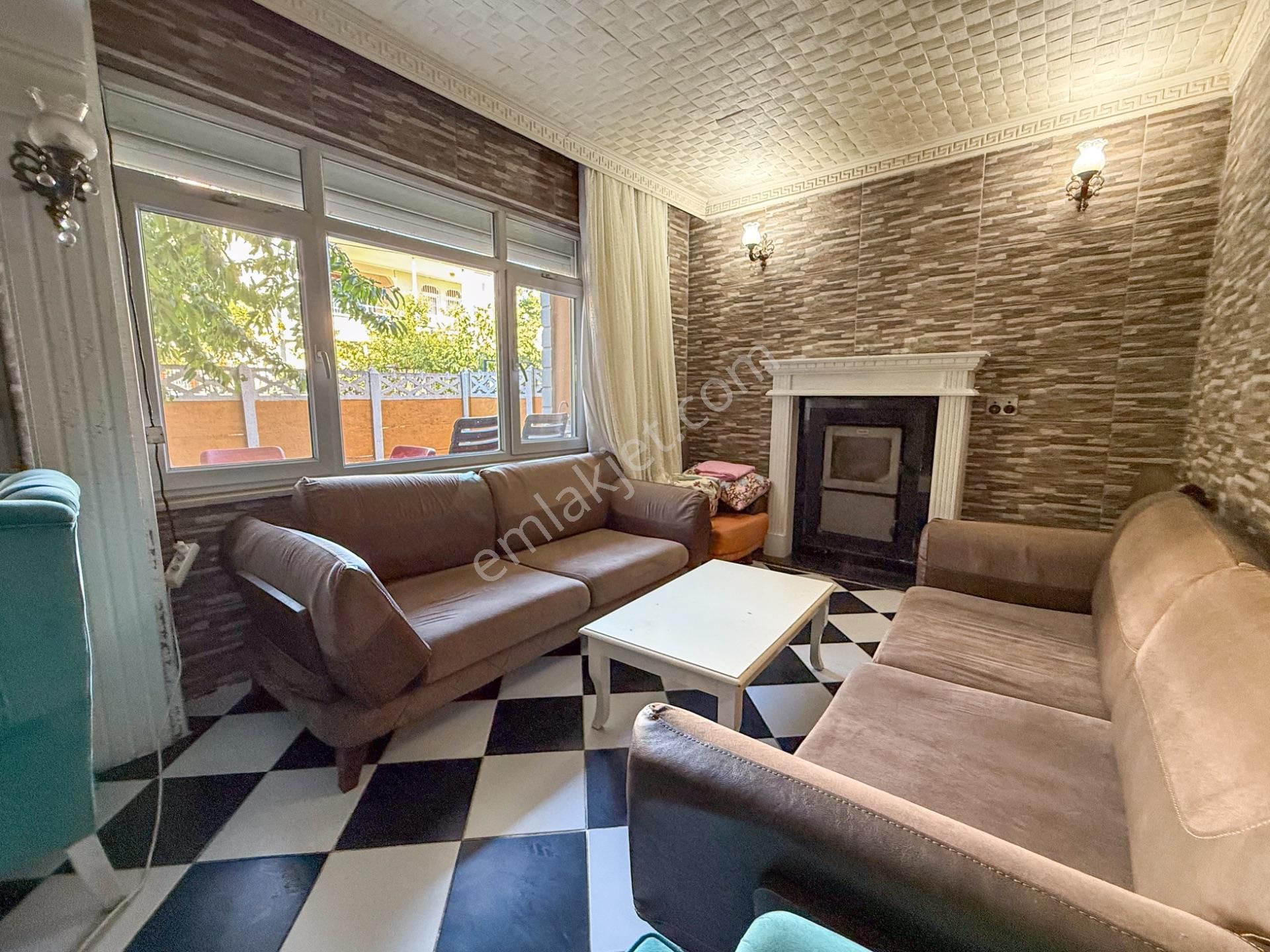 Kumbağ Caddenin Deniz Tarafında 5+1 Tripleks Saunalı Villa - Görsel 5