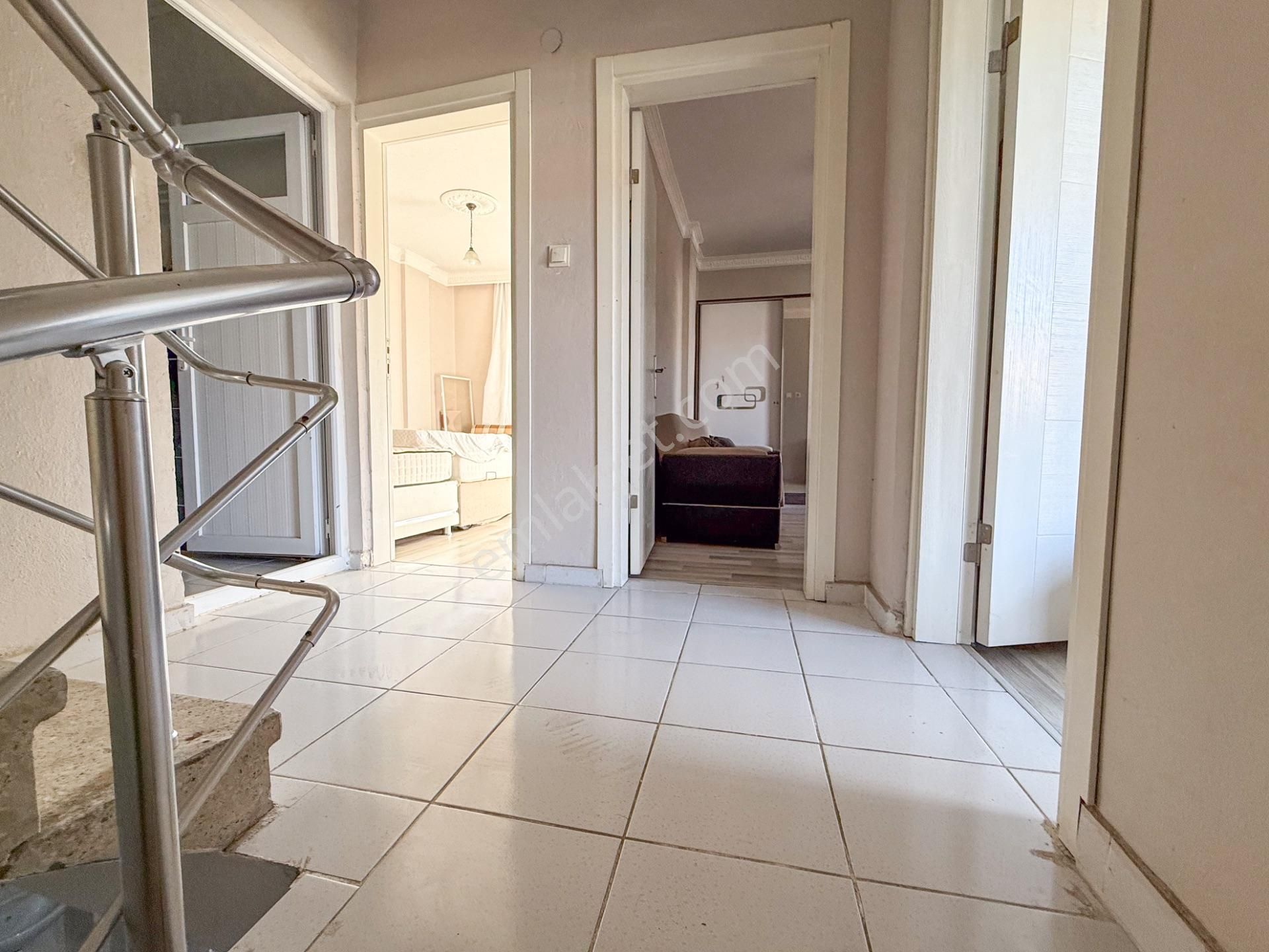 Kumbağ Caddenin Deniz Tarafında 5+1 Tripleks Saunalı Villa - Görsel 11