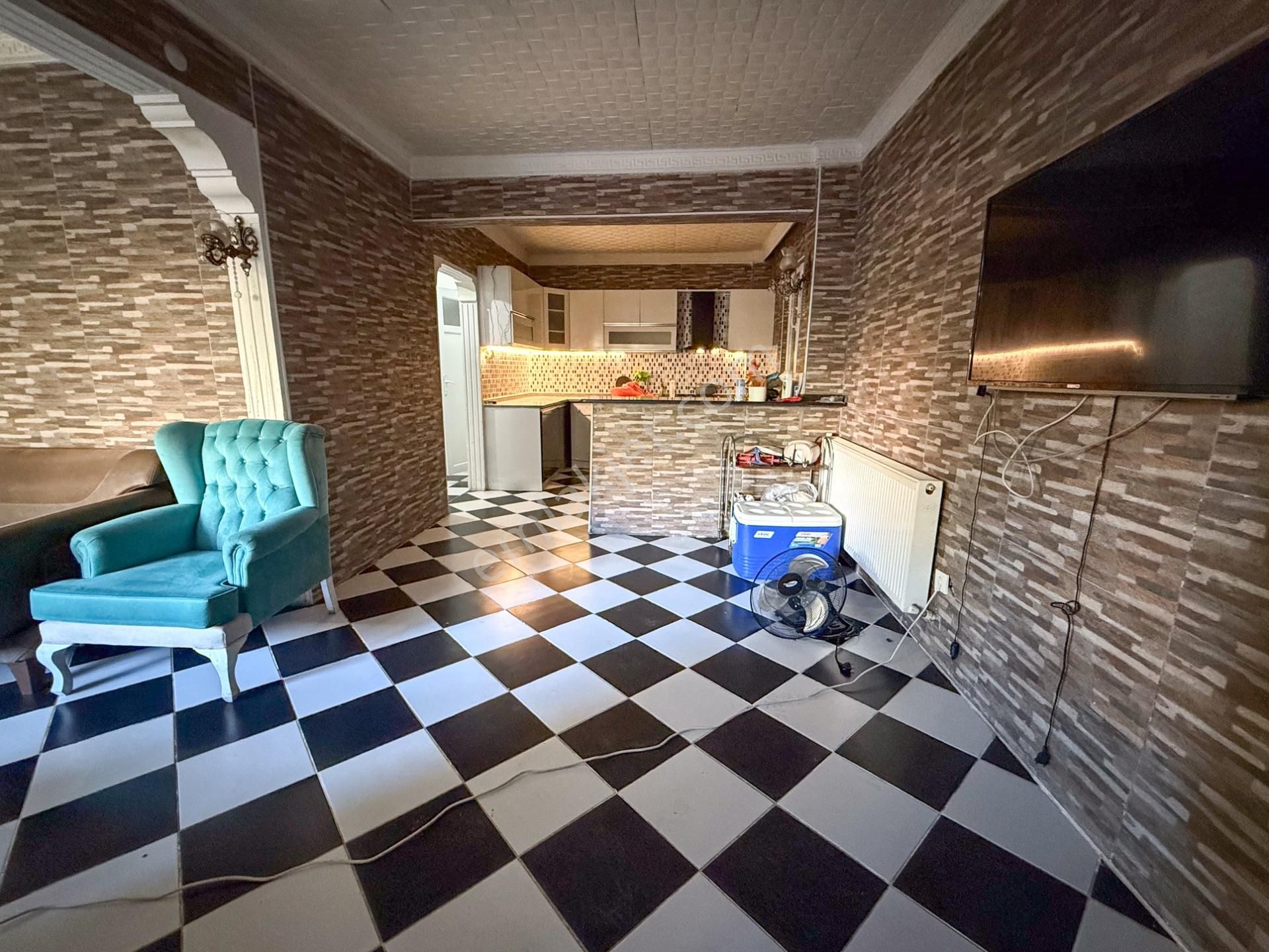 Kumbağ Caddenin Deniz Tarafında 5+1 Tripleks Saunalı Villa - Görsel 3