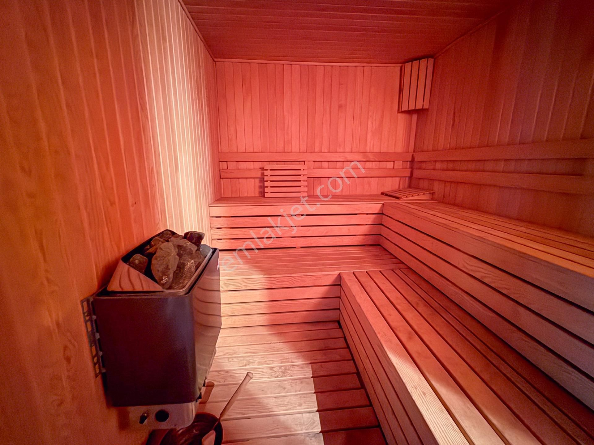 Kumbağ Caddenin Deniz Tarafında 5+1 Tripleks Saunalı Villa - Görsel 31