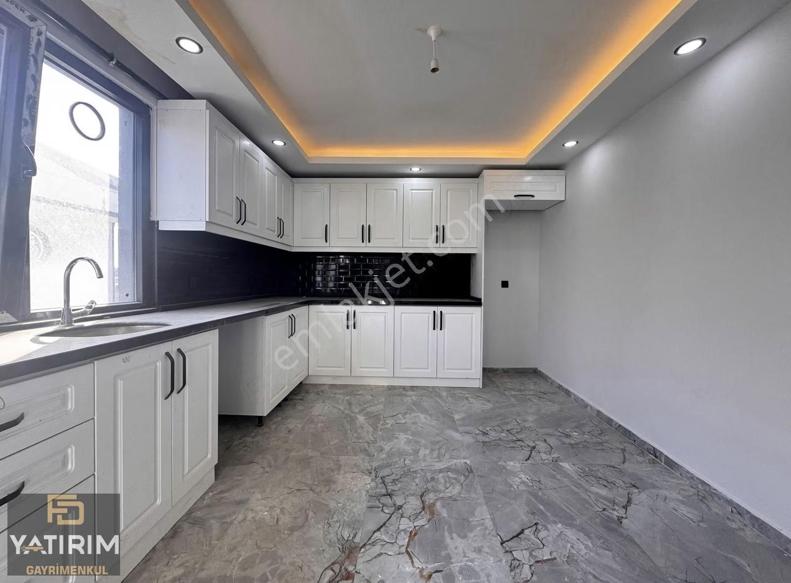 Osmangazi Mahallesi Lüx Sıfır Geniş 4+1 200 M2 Çatı Dubleksi - Görsel 18