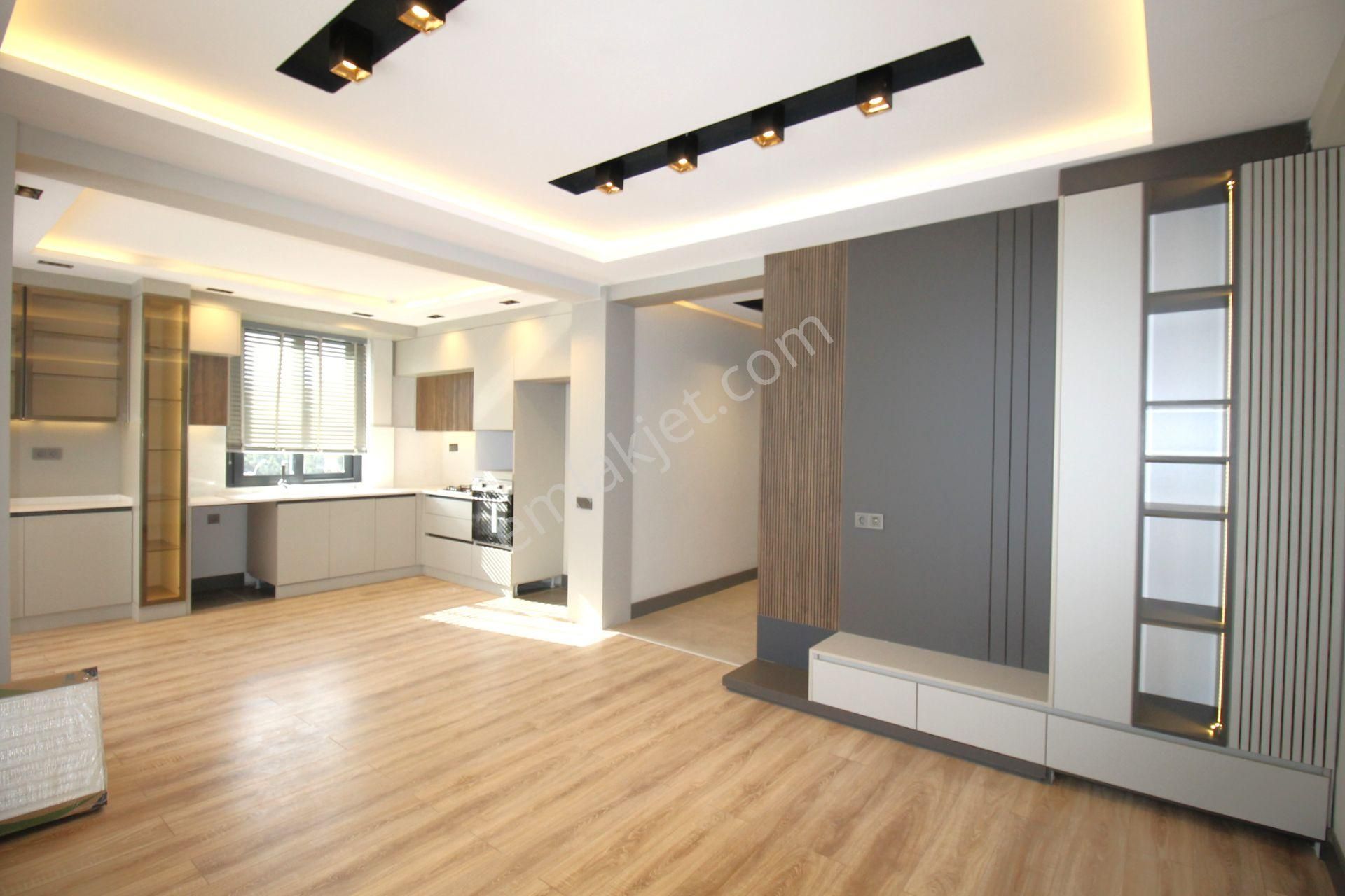 Retro’dan 50.yıl Mah’de Tüm Sekmelerinizi Kapatacak Lüks 2+1 - Görsel 2