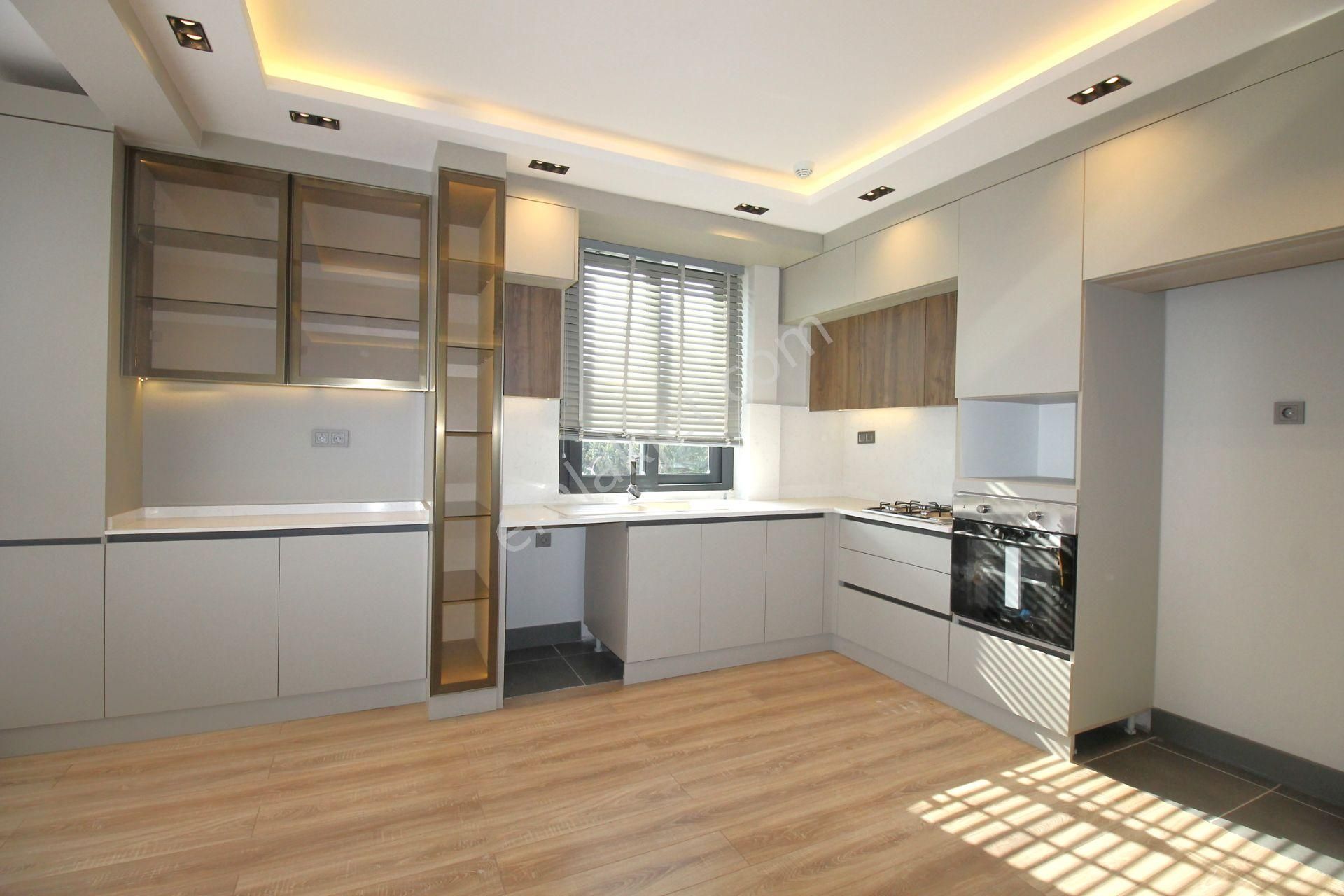 Retro’dan 50.yıl Mah’de Tüm Sekmelerinizi Kapatacak Lüks 2+1 - Görsel 3