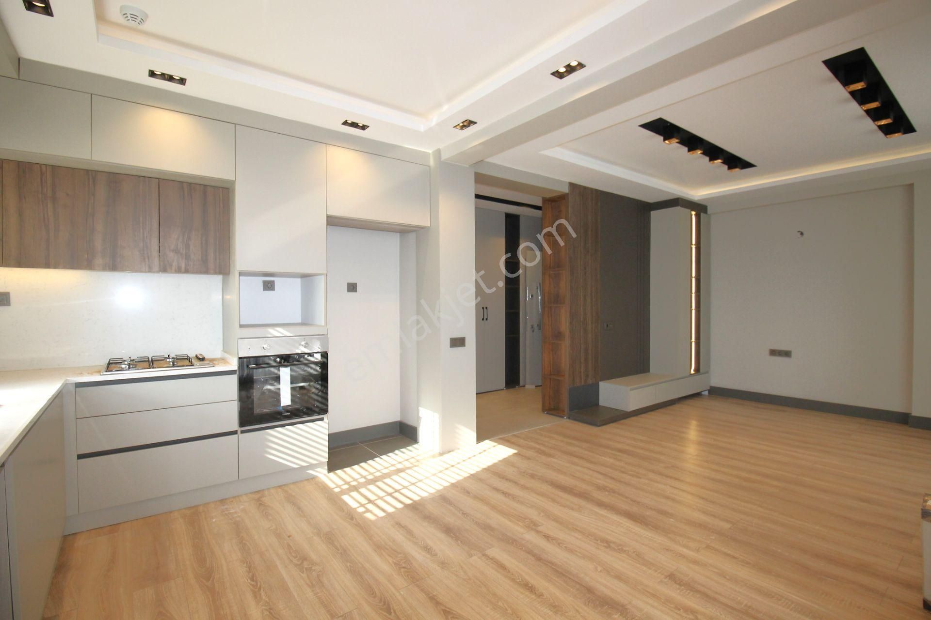 Retro’dan 50.yıl Mah’de Tüm Sekmelerinizi Kapatacak Lüks 2+1 - Görsel 4