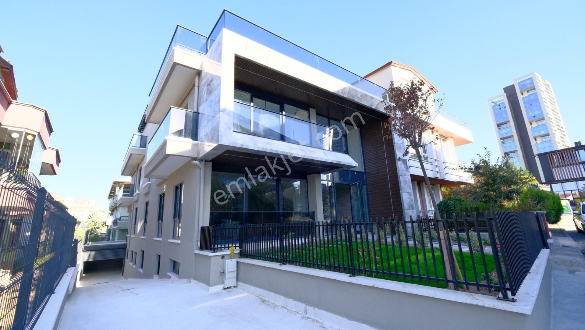 Ümitköy'de Satılık 4 Katlı Bina