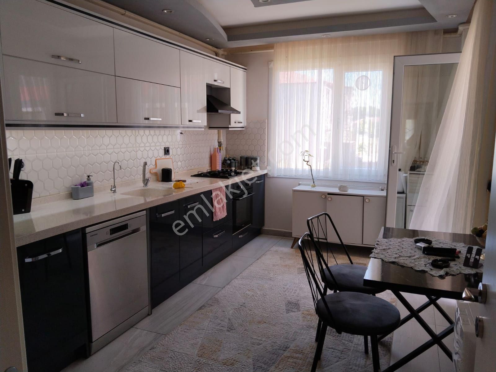 Karayaz'dan Mithatpaşa Mahallesi'nde 130 M2 3+1 Ebeveyn Banyolu Satılık Daire - Görsel 16