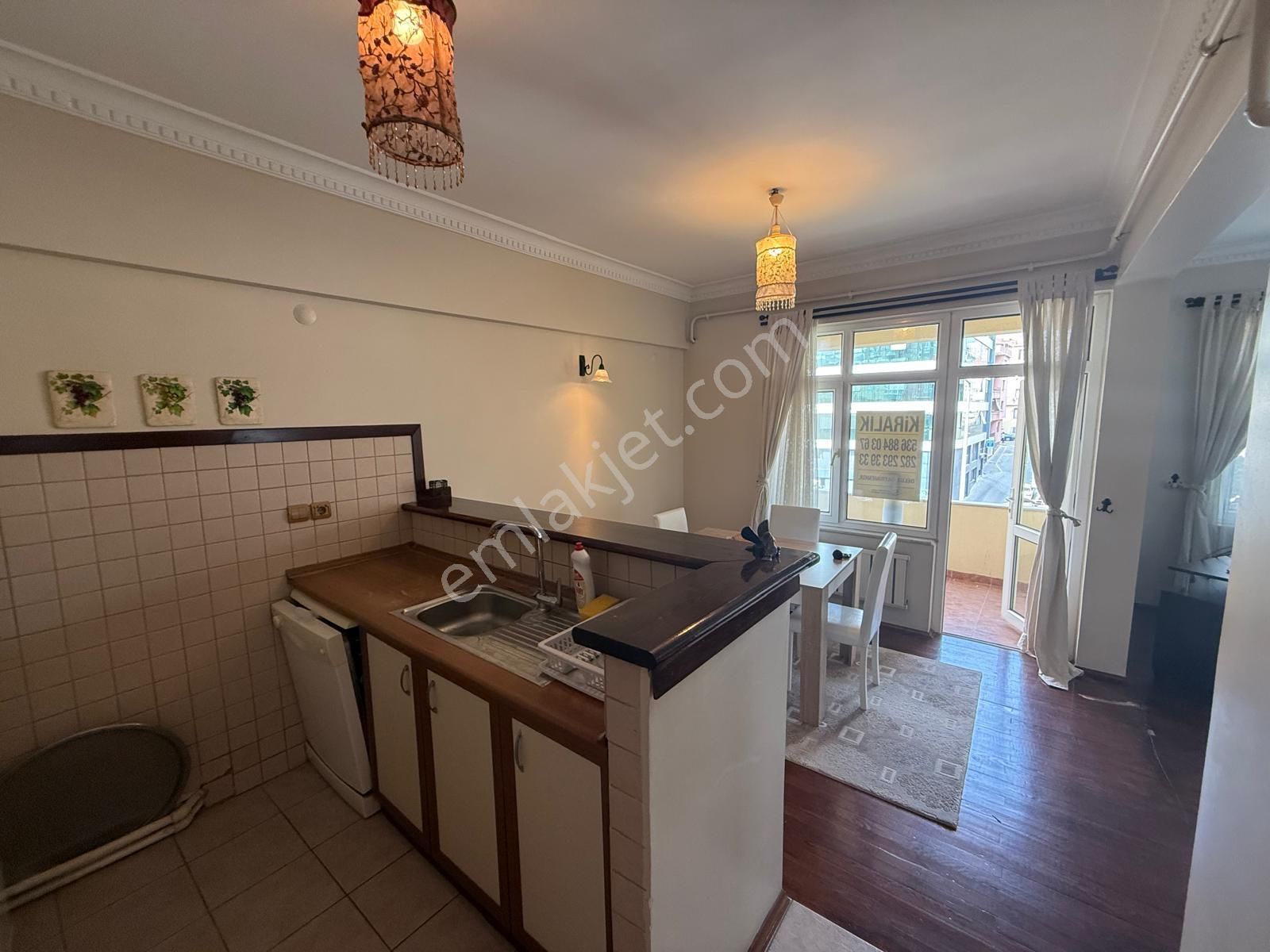 Delux'den Sahile Yürüme Mesafesinde Bakımlı Kiralık 3+1 Daire - Görsel 2
