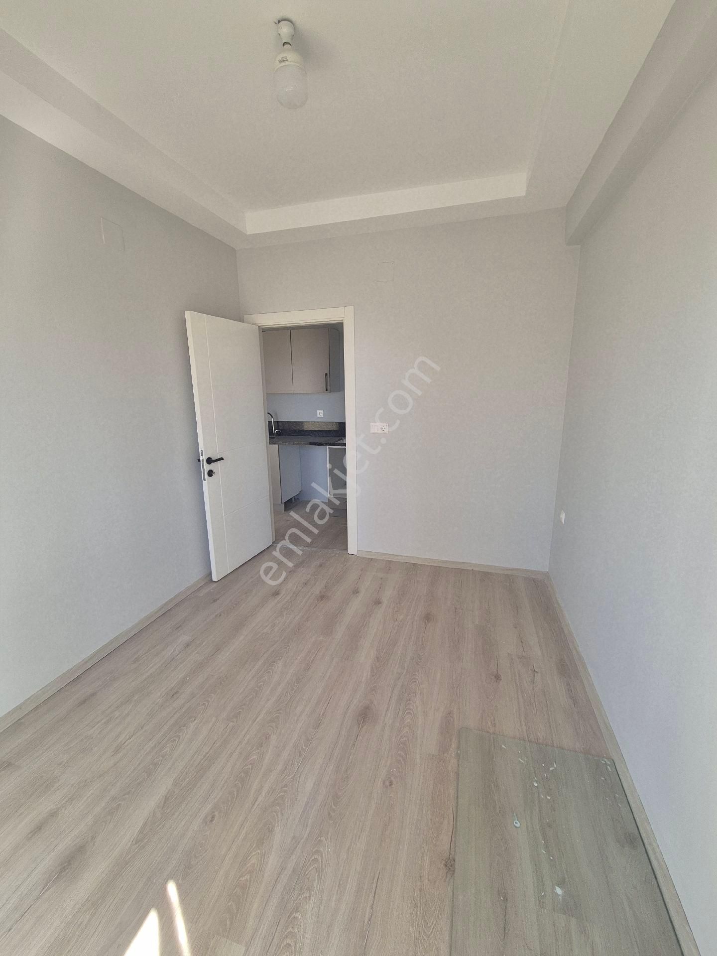 Gültepe'de 1+1 Cadde Üzeri Ankastre Klima Ve Şofbenli Kiralık Daire - Görsel 9