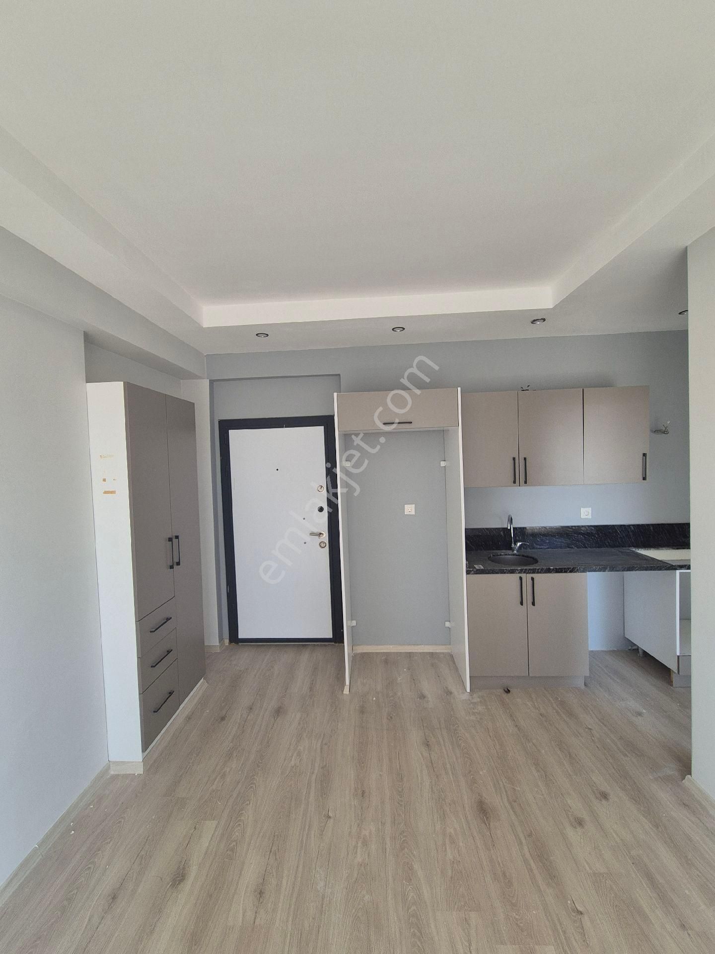 Gültepe'de 1+1 Cadde Üzeri Ankastre Klima Ve Şofbenli Kiralık Daire - Görsel 2