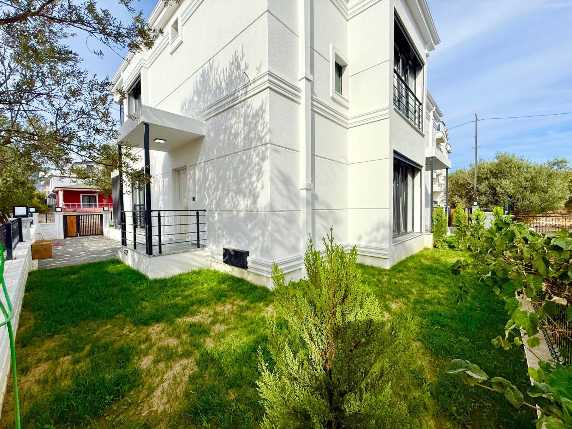 ▶ ▶ Akçay Körfez'den Zeytinli'de Doğa Manzaralı Sıfır Satılık 4+1 Villa - Görsel 2