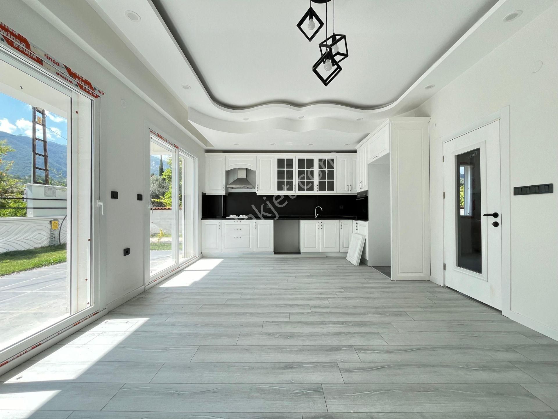 Parstan Gürede Kazdağı Eteklerinde Doğanın İçinde Lüks 5+1 Villa - Görsel 2