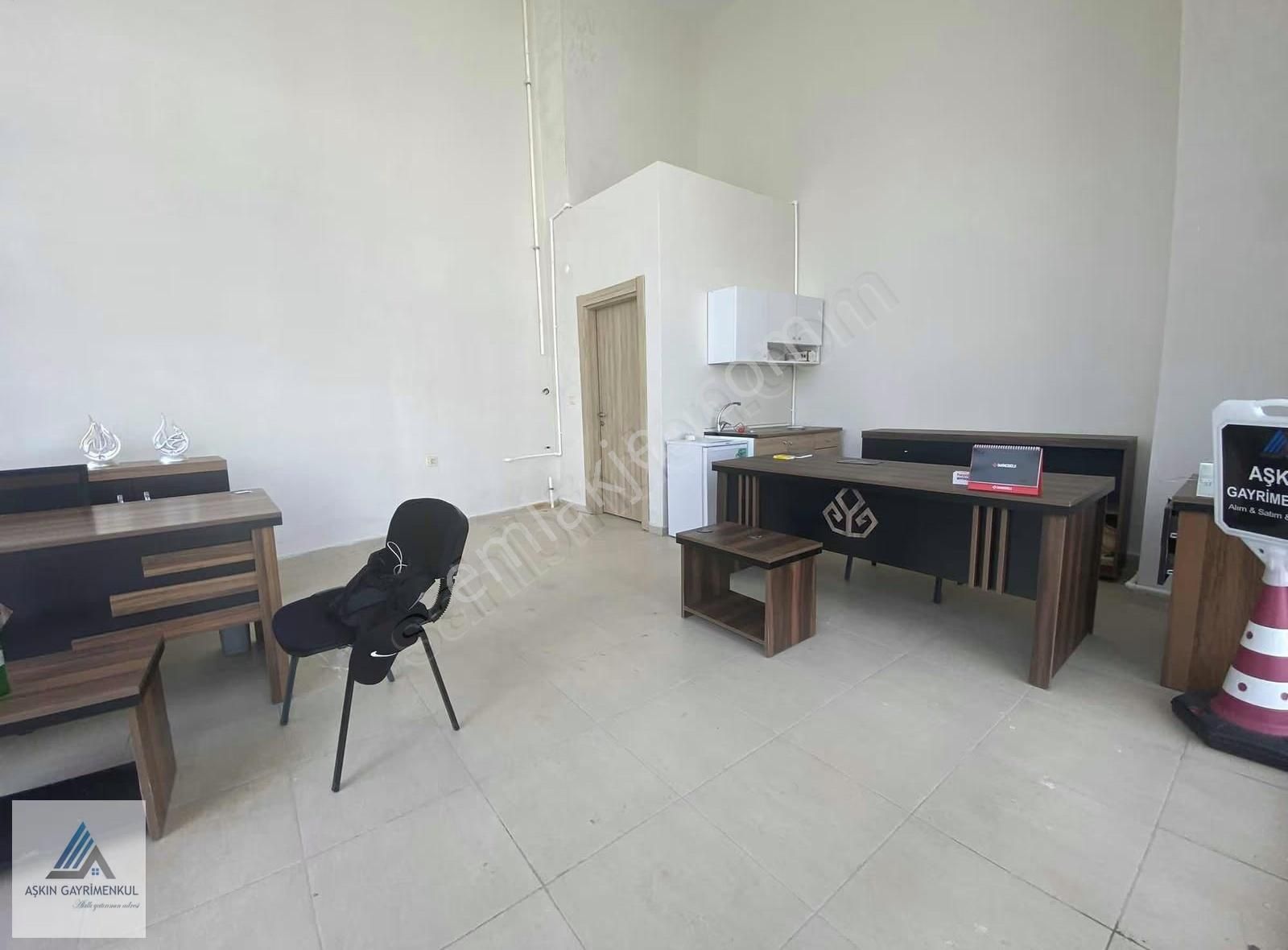 Kayaşehir 22. Bölge Satılık Dükkan