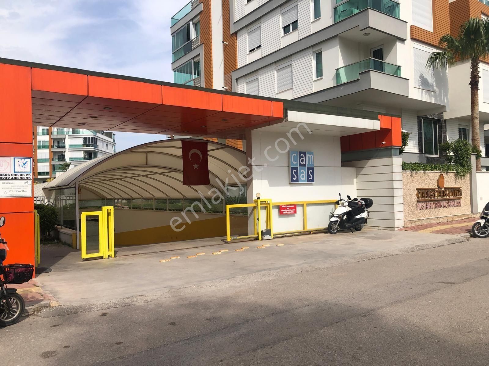 Uncalı Konaklar Bandında Orange Park Sitesinde 2+1 Satılık Çatı Dublex