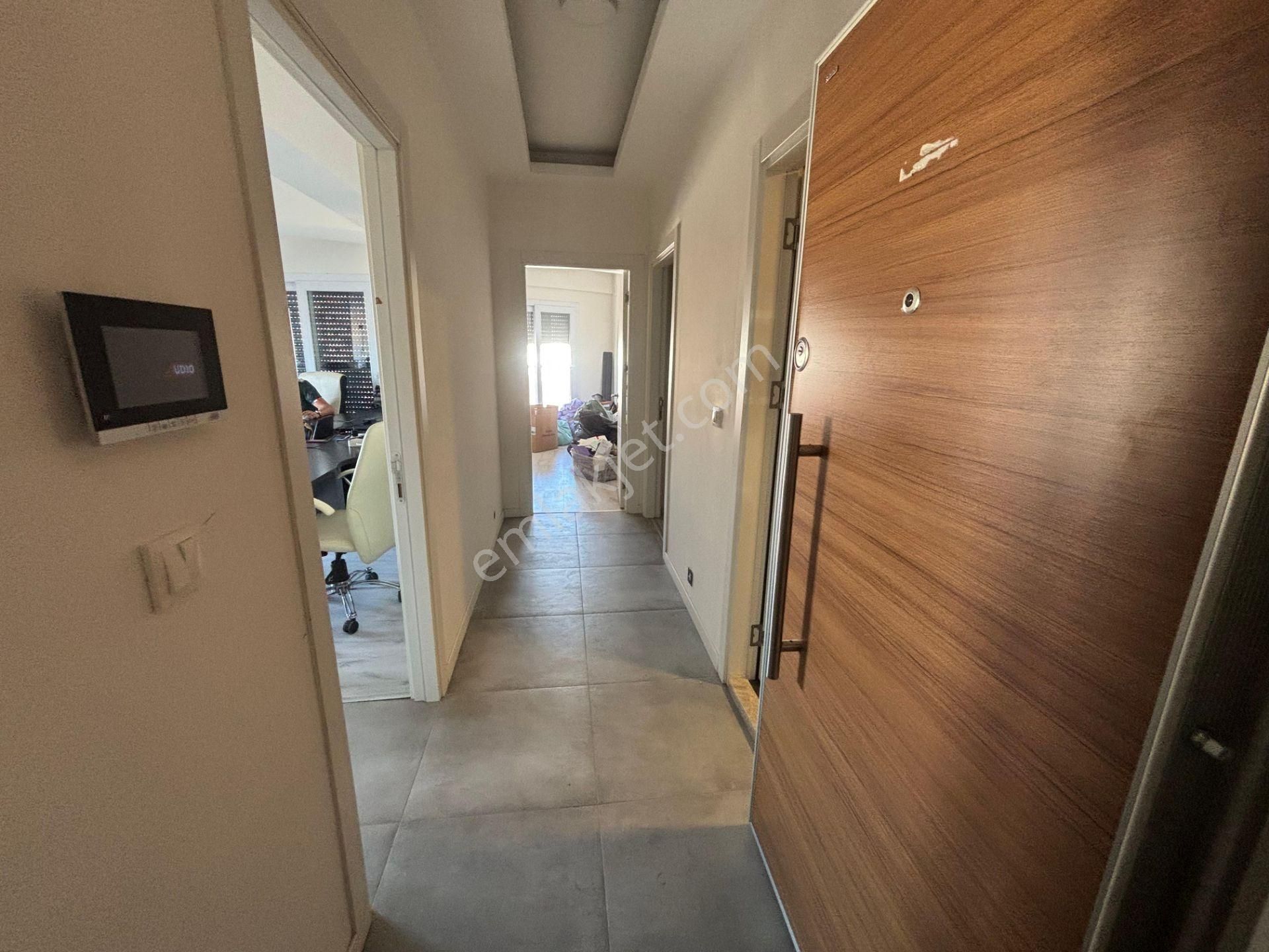 Karşıyaka Biva Queen'de Ofis Olmaya Uygun 2+1 Kiralık Daire - Görsel 14