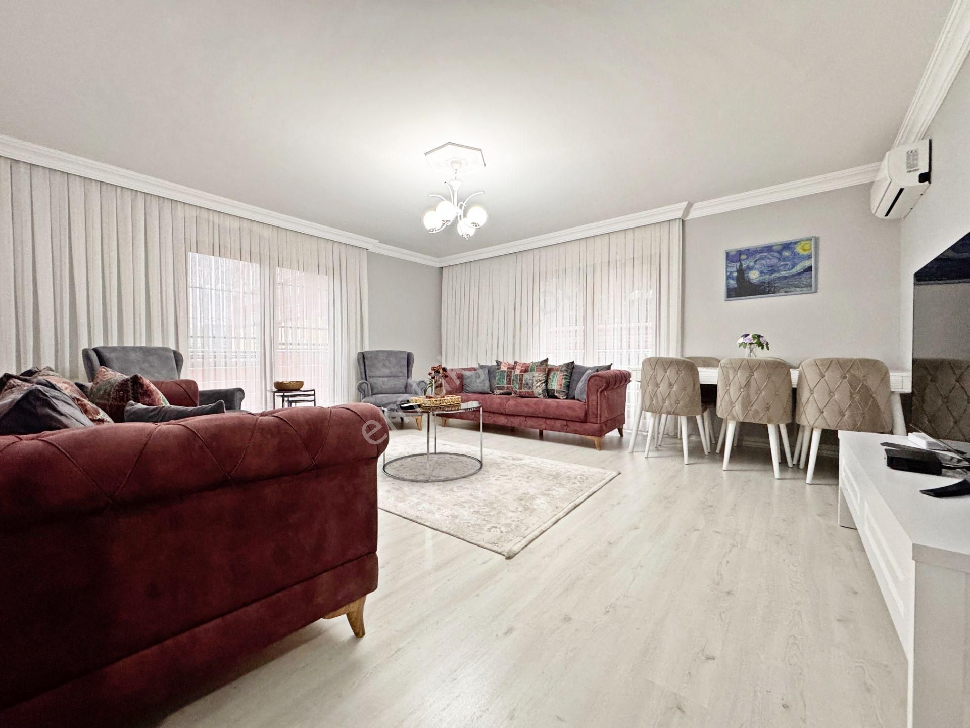 Home Vizyon Küçükçekmece Tevfik Bey Satılık Site İçinde Lüx 3+1 Daire.