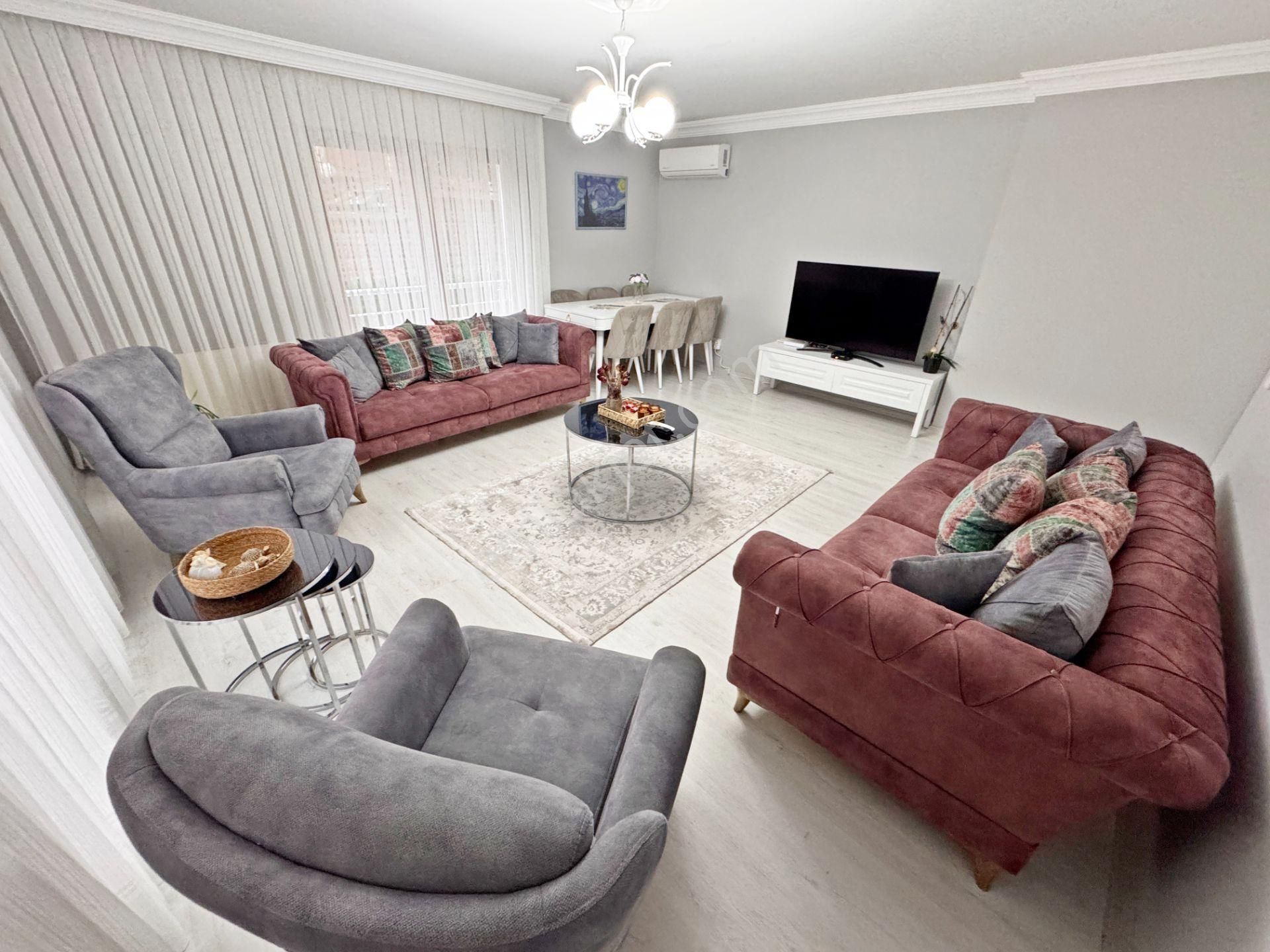 Home Vizyon Küçükçekmece Tevfik Bey Satılık Site İçinde Lüx 3+1 Daire. - Görsel 2