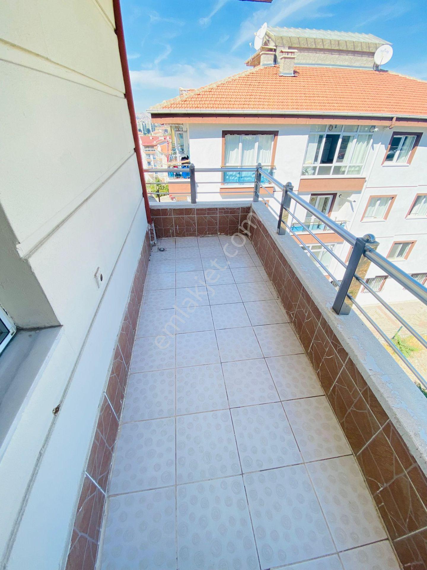Gülveren'de Asansörlü Çift Girişli Ebeveyn Banyolu Çift Teraslı 5+1 Satılık Dubleks !! - Görsel 28