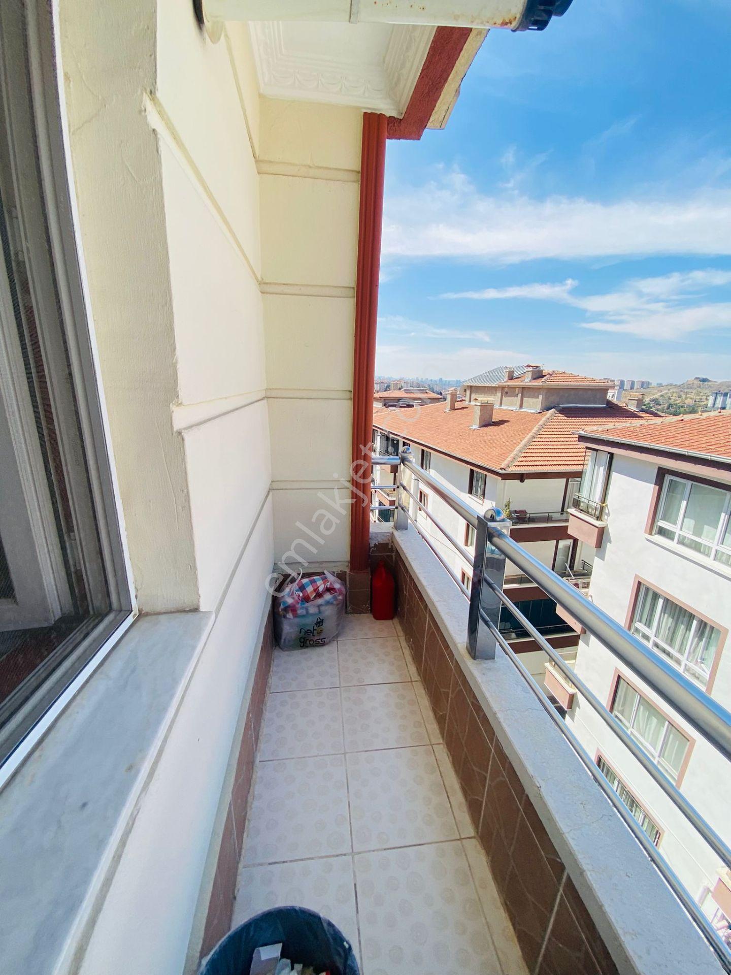 Gülveren'de Asansörlü Çift Girişli Ebeveyn Banyolu Çift Teraslı 5+1 Satılık Dubleks !! - Görsel 24