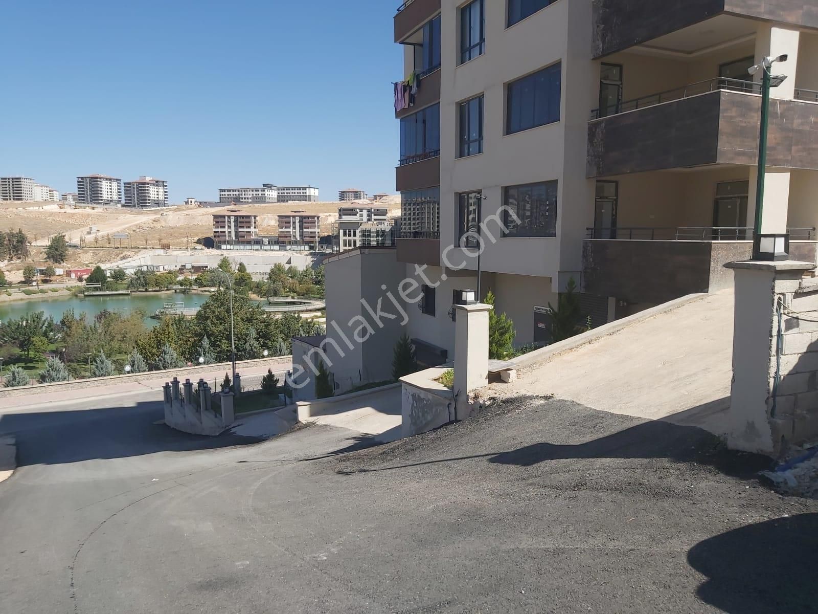 Millioğlu İnşaat'tan Kahvelipınar'da Göl Manzaralı 3,5+1 Daire - Görsel 2