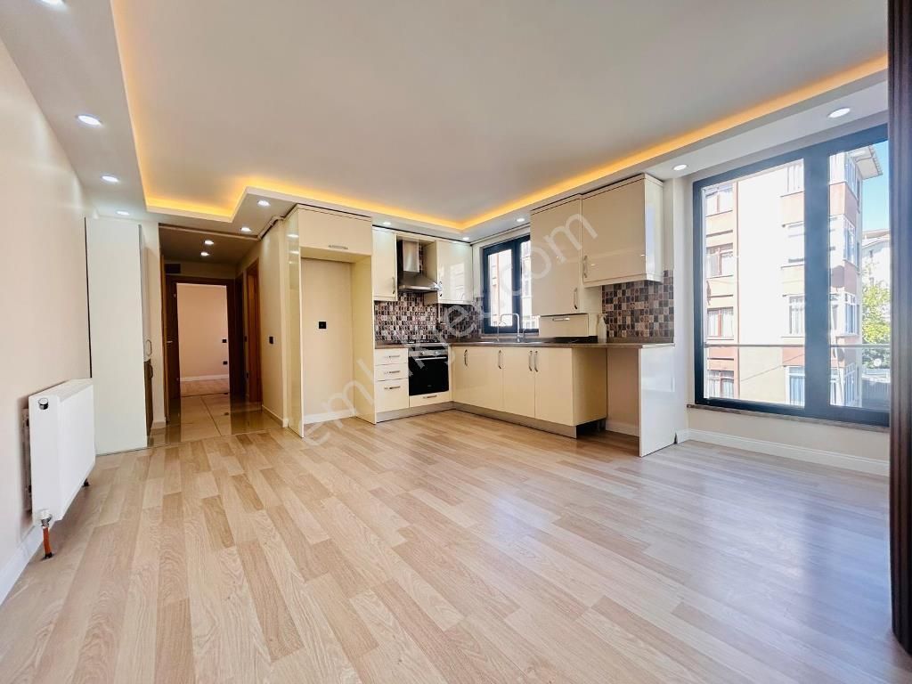 Kaçmaz'dan Altıntepe'de Minibüse Yakın 6yıllık 2.kat Geniş 2+1 - Görsel 3