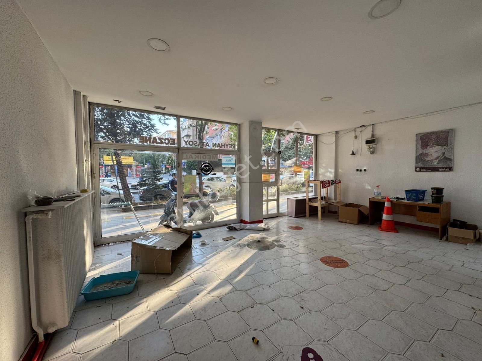 Gmk Bulvarı 'nda Kurumsal Firmalara Kiralık 360 M2 Dükkan - Görsel 15