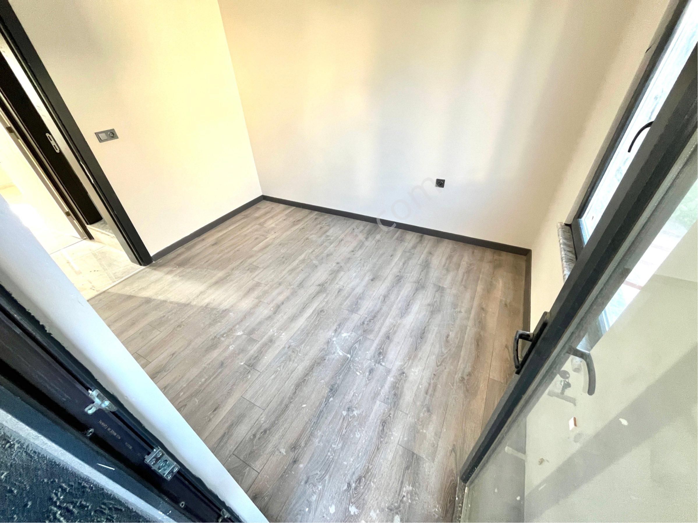 Cadde'den Denize 300mt Mustakil Bahçeli 3+1 Sıfır Villa - Görsel 32