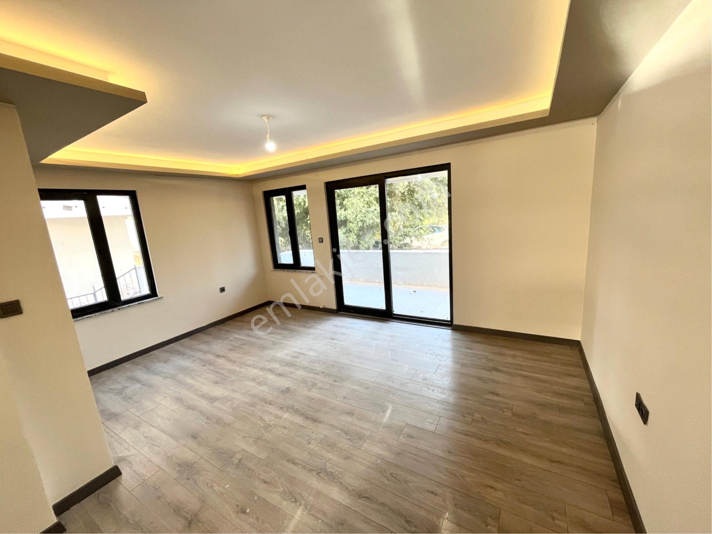 Cadde'den Denize 300mt Mustakil Bahçeli 3+1 Sıfır Villa - Görsel 29