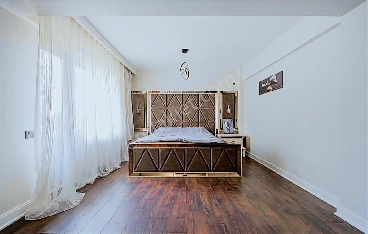 Bademli De Satılık 5+1 Villa - Görsel 31