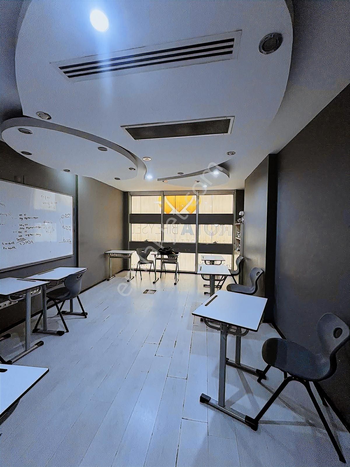 İhsaniyede Kiralık 3 Katlı Ticari Mülk - Görsel 22