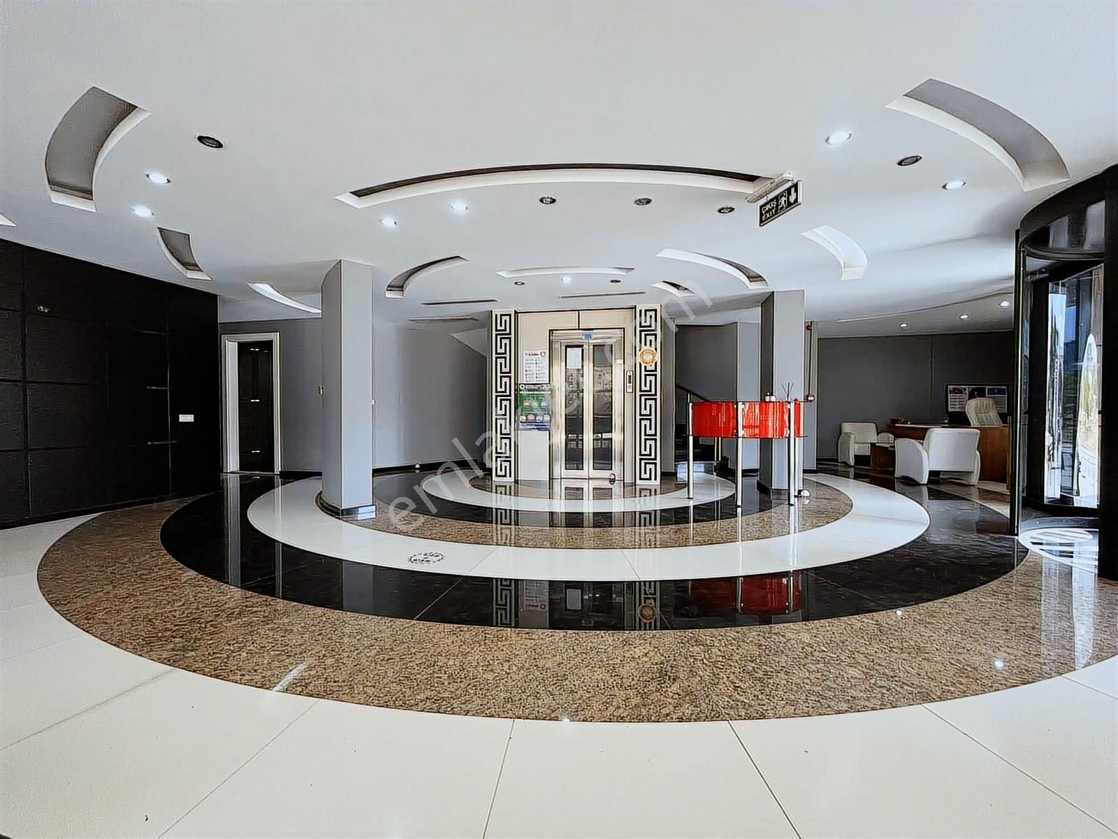 İhsaniyede Kiralık 3 Katlı Ticari Mülk - Görsel 26