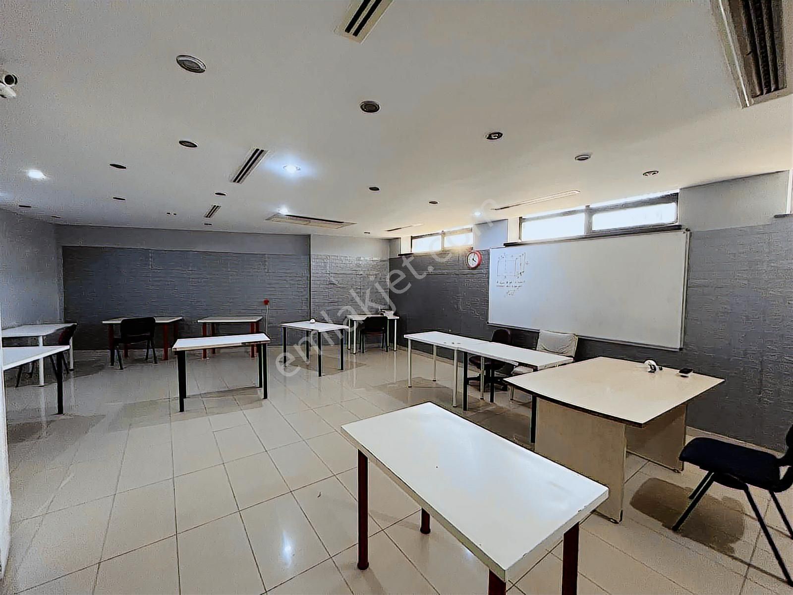 İhsaniyede Kiralık 3 Katlı Ticari Mülk - Görsel 18