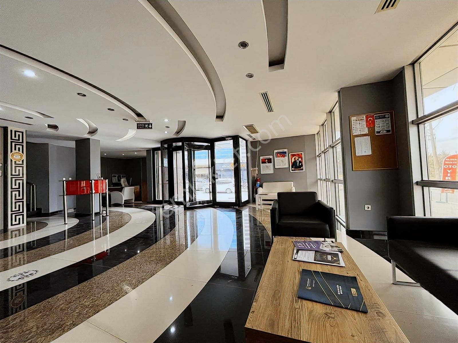 İhsaniyede Kiralık 3 Katlı Ticari Mülk - Görsel 33