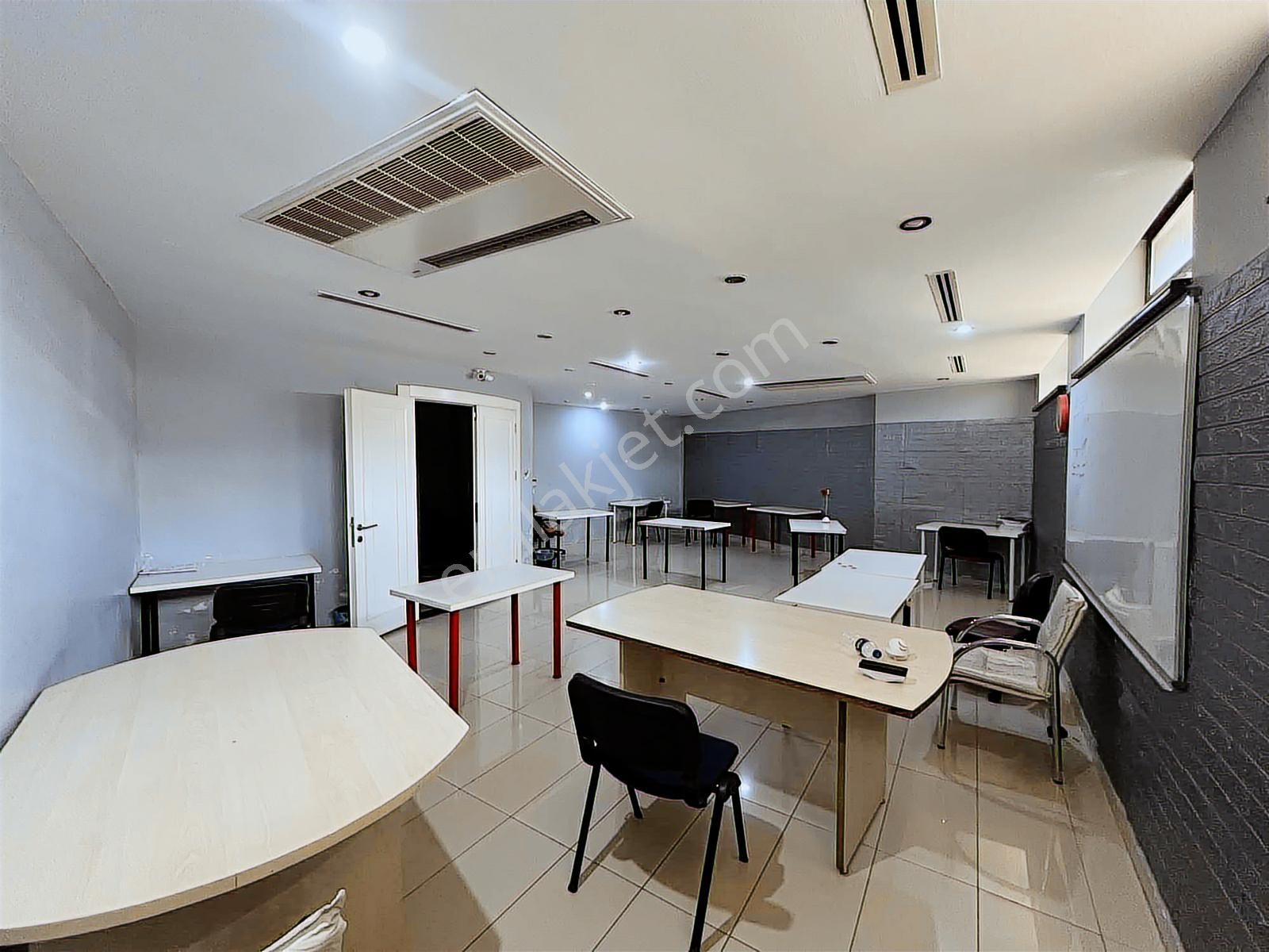 İhsaniyede Kiralık 3 Katlı Ticari Mülk - Görsel 21