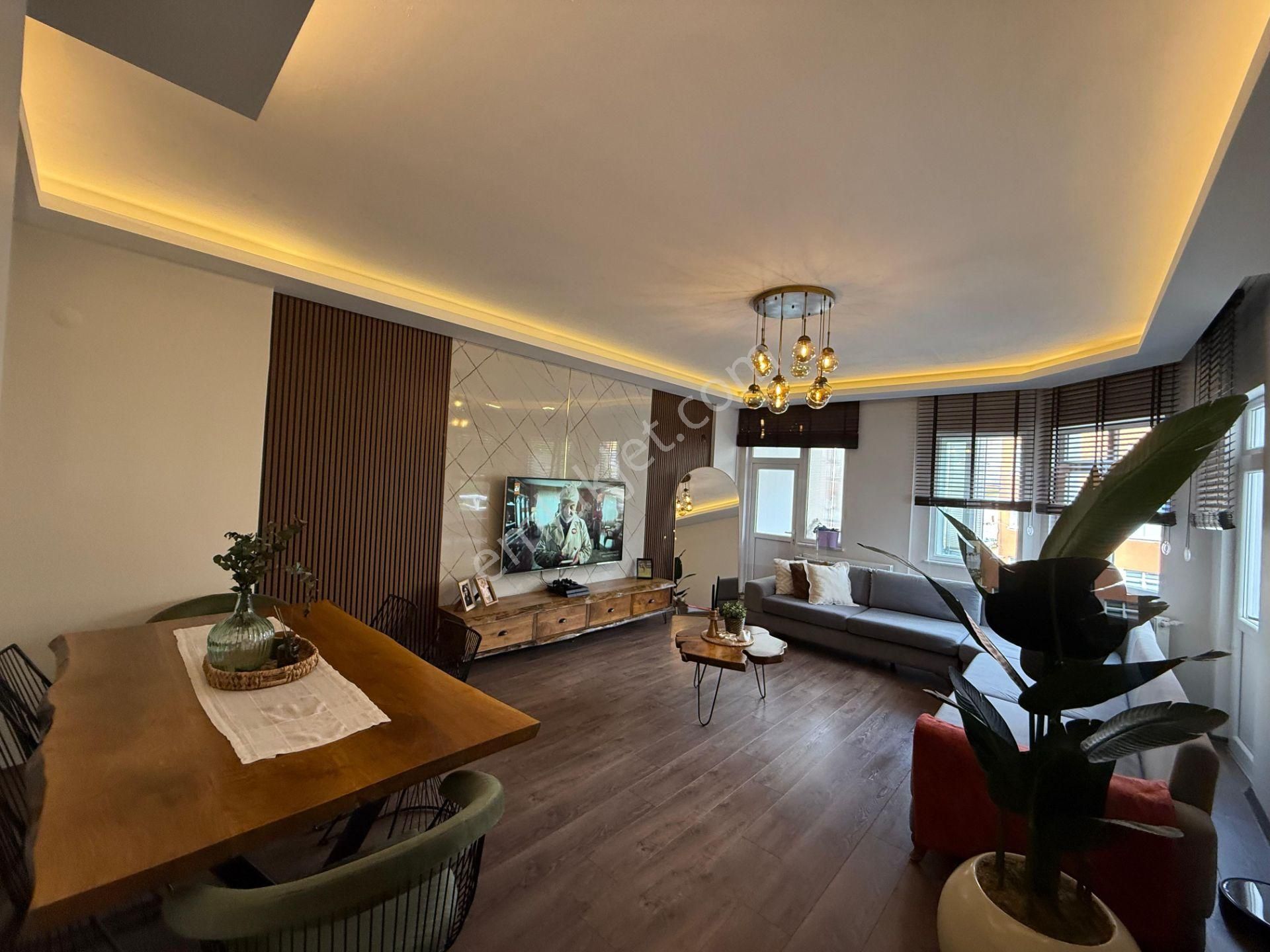 Caddeye Cephe Lüks Özel Yapımı 2+1 Fırsat Daire - Görsel 11