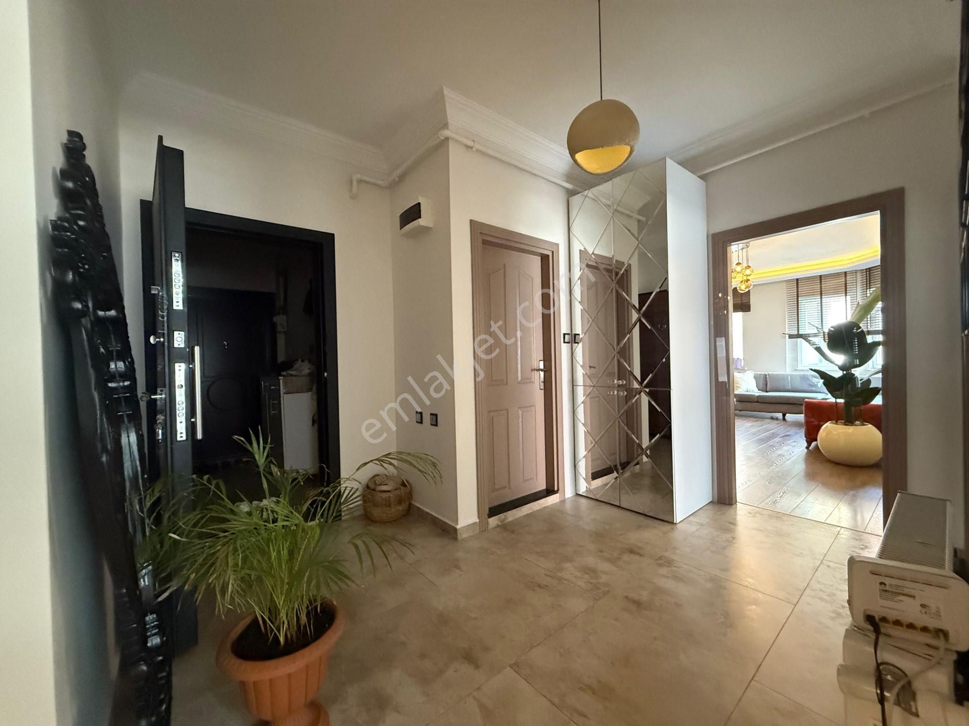 Caddeye Cephe Lüks Özel Yapımı 2+1 Fırsat Daire - Görsel 6