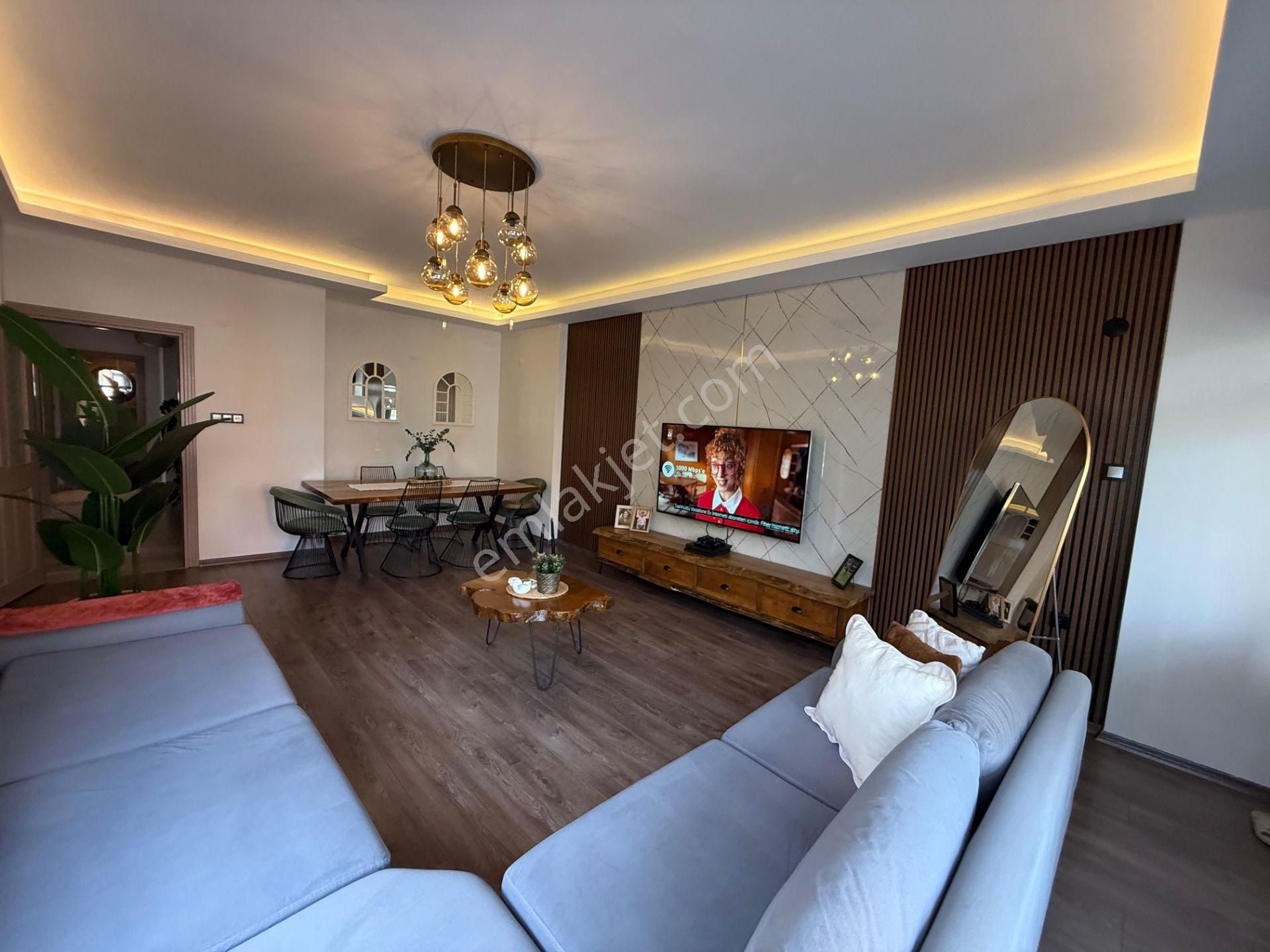 Caddeye Cephe Lüks Özel Yapımı 2+1 Fırsat Daire - Görsel 9