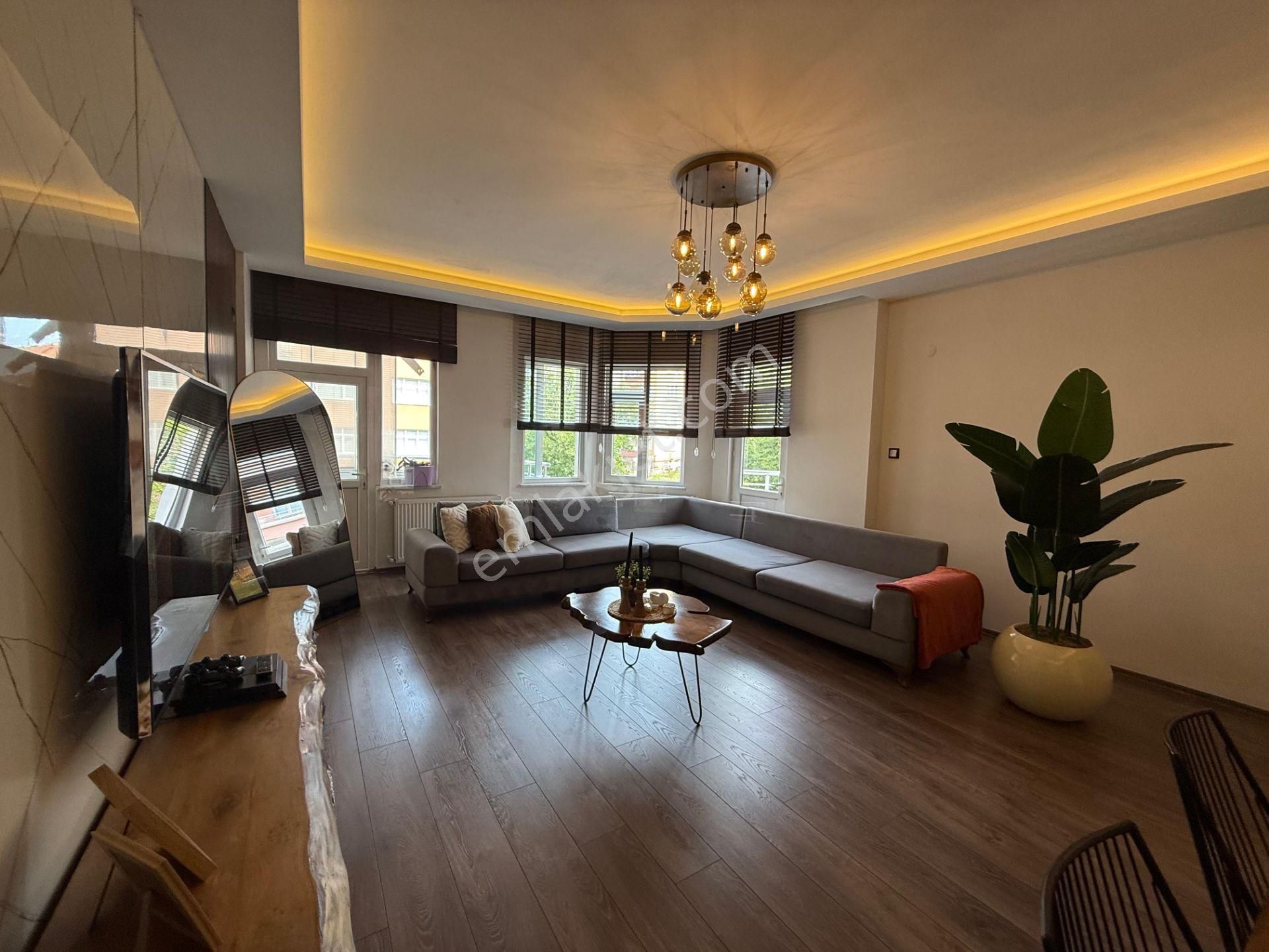 Caddeye Cephe Lüks Özel Yapımı 2+1 Fırsat Daire - Görsel 10