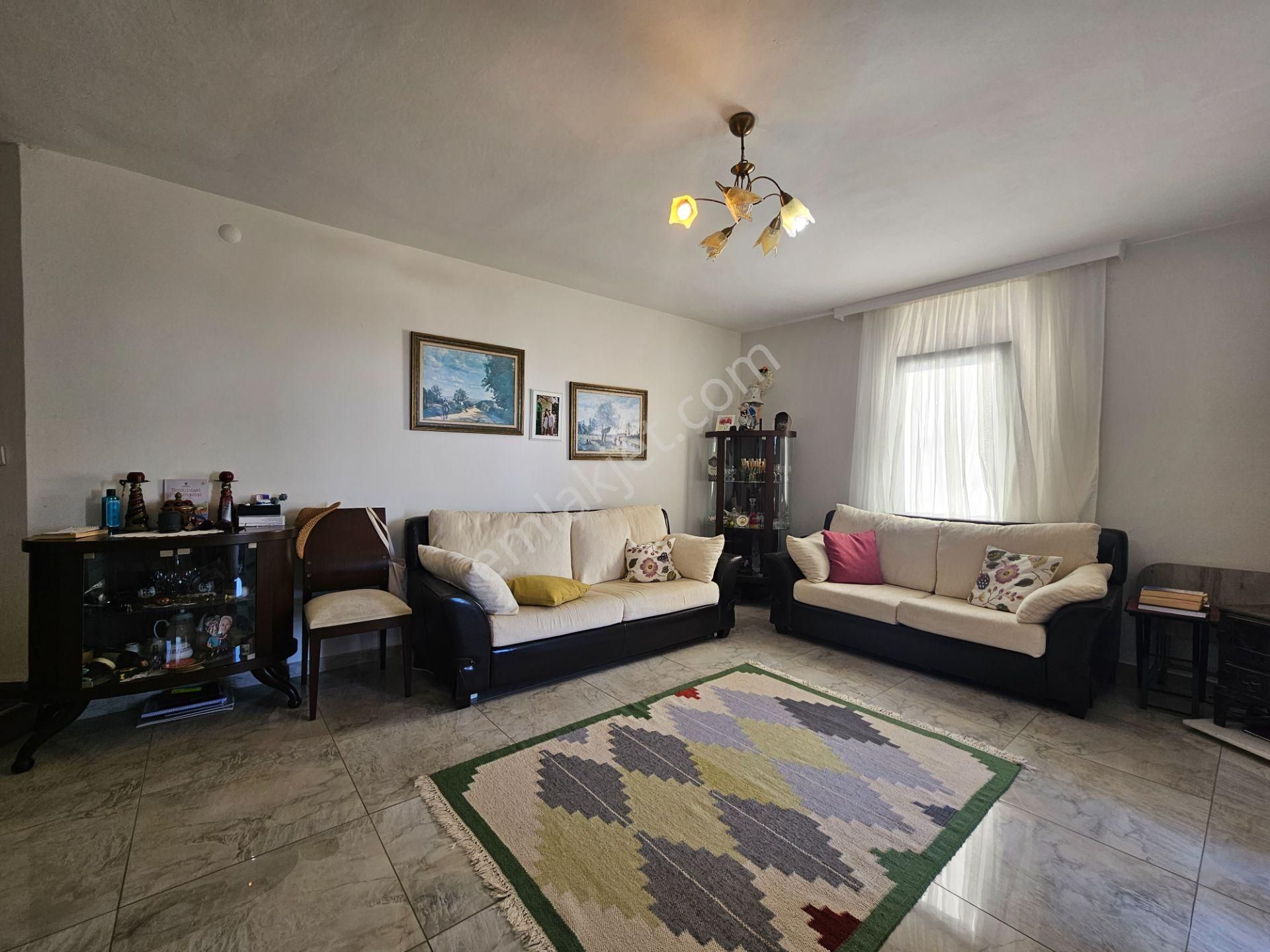 Turgutreis'te Deniz Manzaralı Bakımlı Tripleks Ev (dubleks &1+1) - Görsel 4