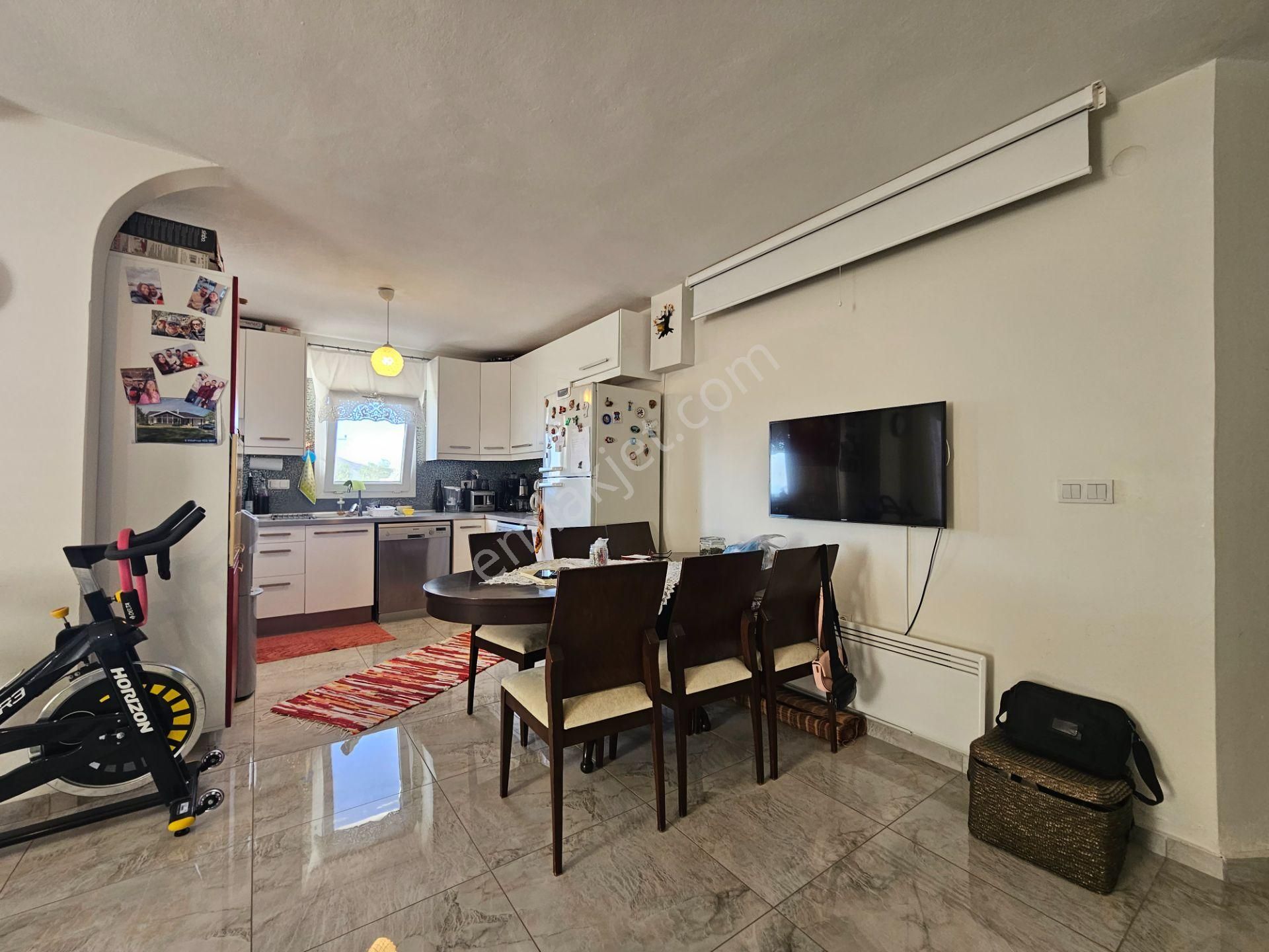 Turgutreis'te Deniz Manzaralı Bakımlı Tripleks Ev (dubleks &1+1) - Görsel 7