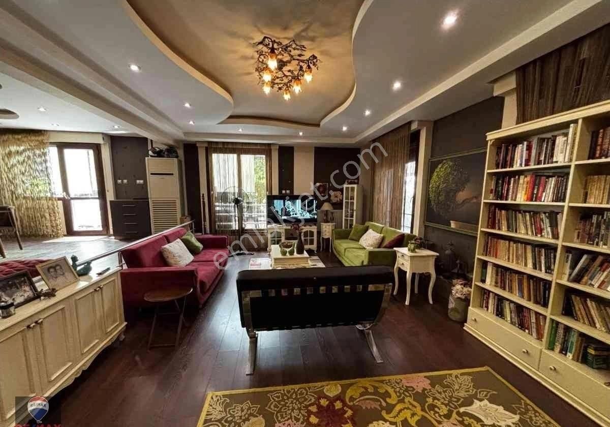 Bostanlı Akbank Sokağında 4+1 Satılık Bahçelı Dubleks Daıre - Görsel 17